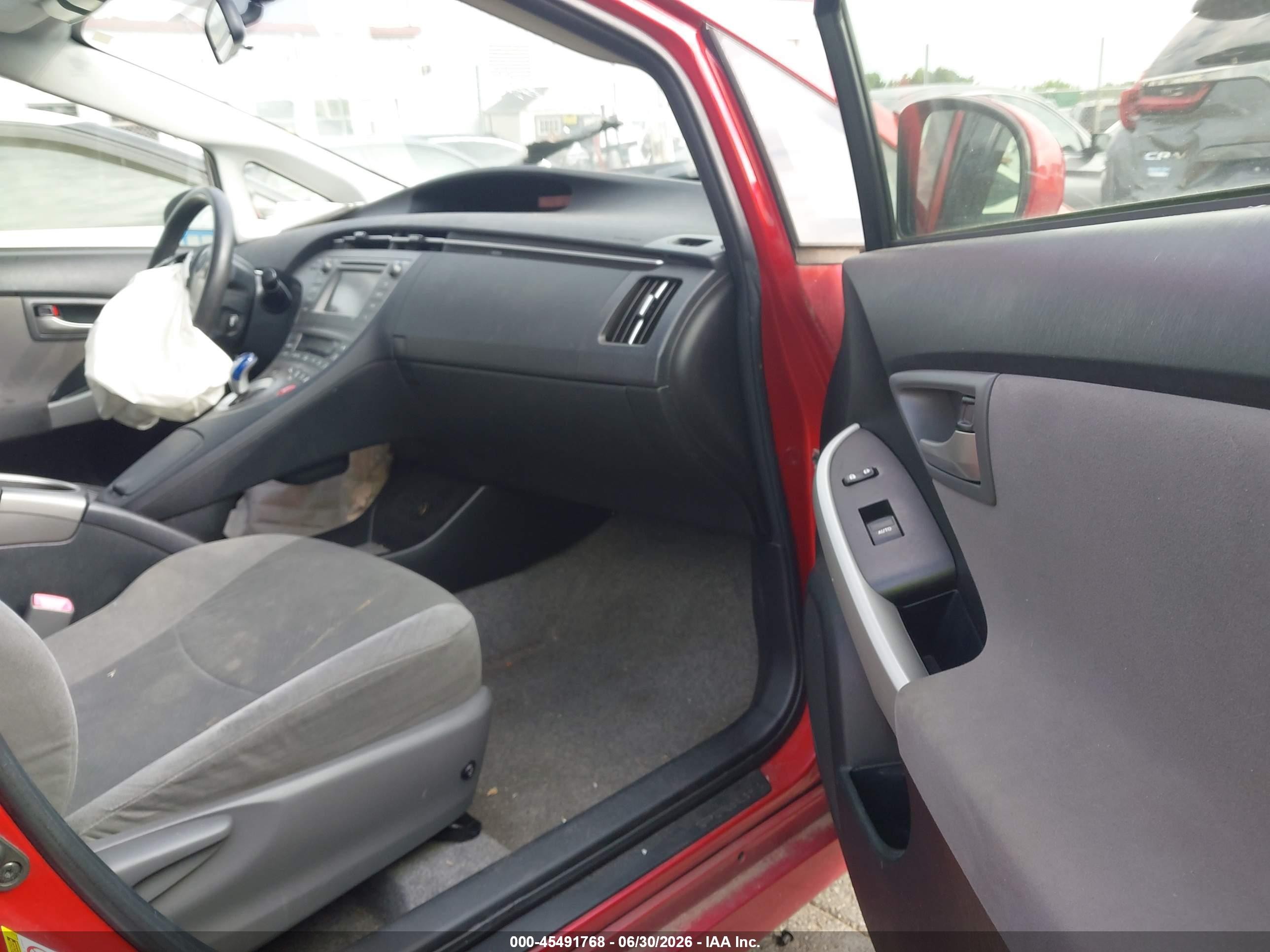 2012 Toyota Prius Two Красный vin: JTDKN3DU1C1541212