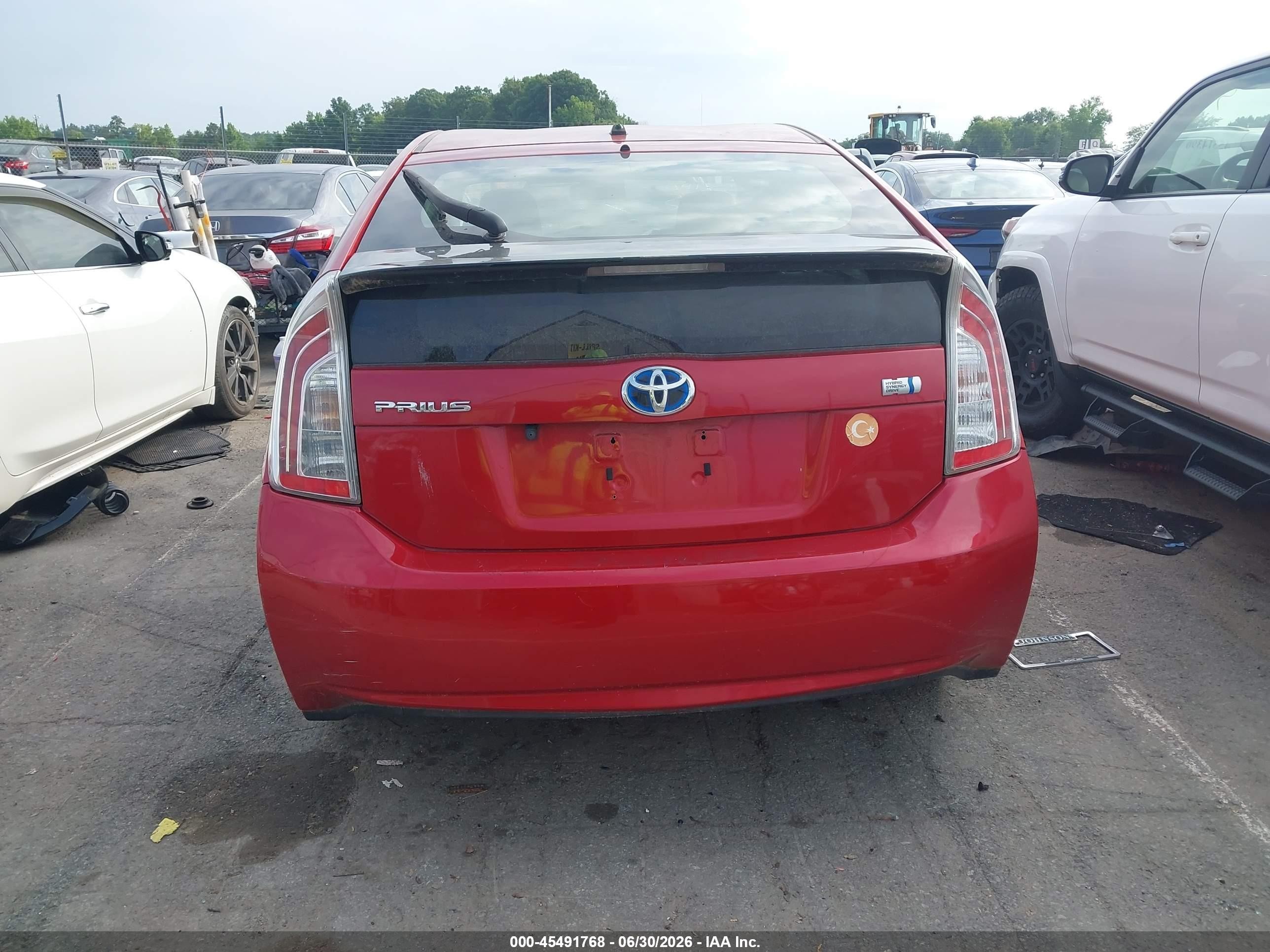 2012 Toyota Prius Two Красный vin: JTDKN3DU1C1541212