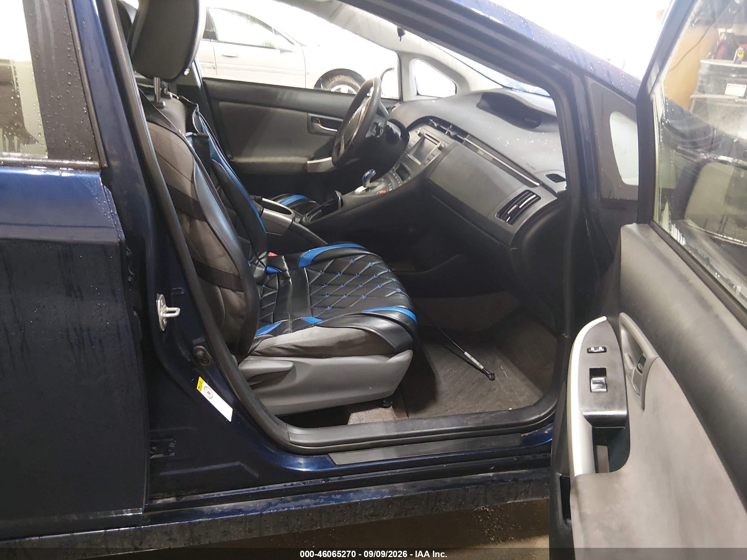 2012 Toyota Prius Three Blue vin: JTDKN3DU1C1556423