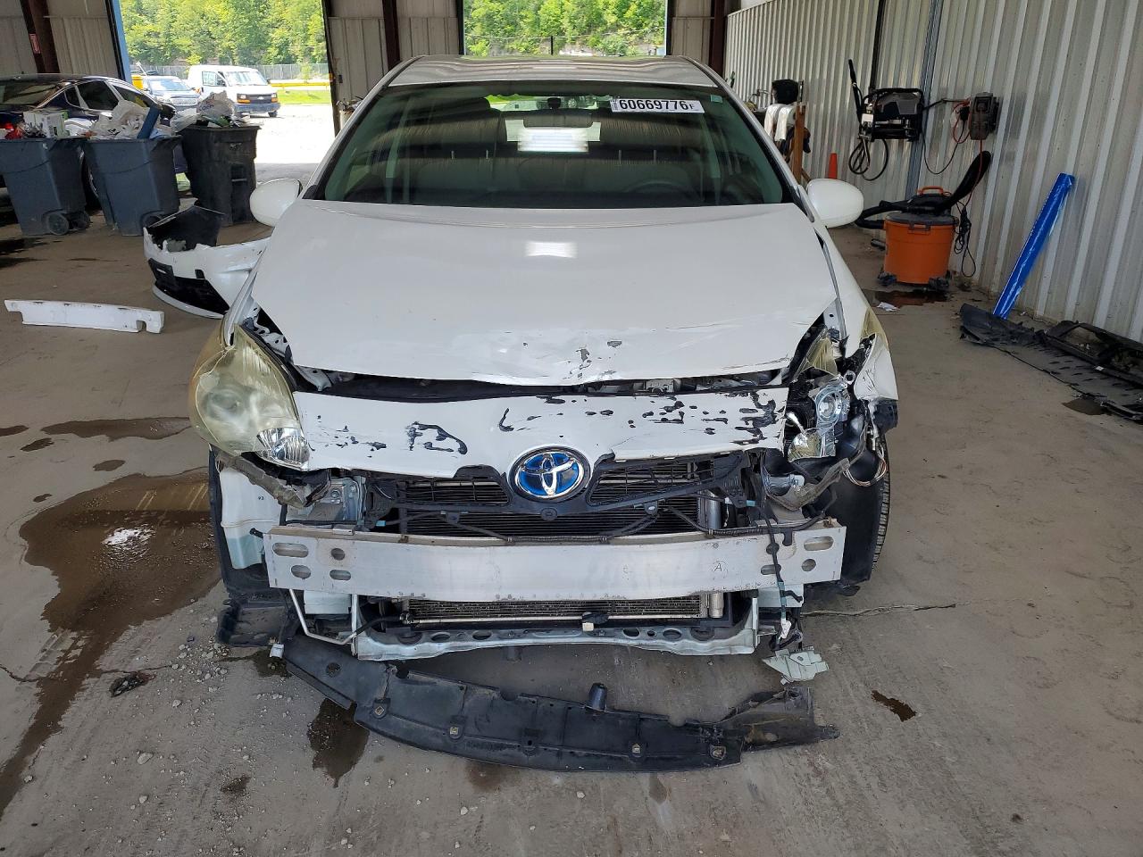 2012 Toyota Prius Two Белый vin: JTDKN3DU1C5422391