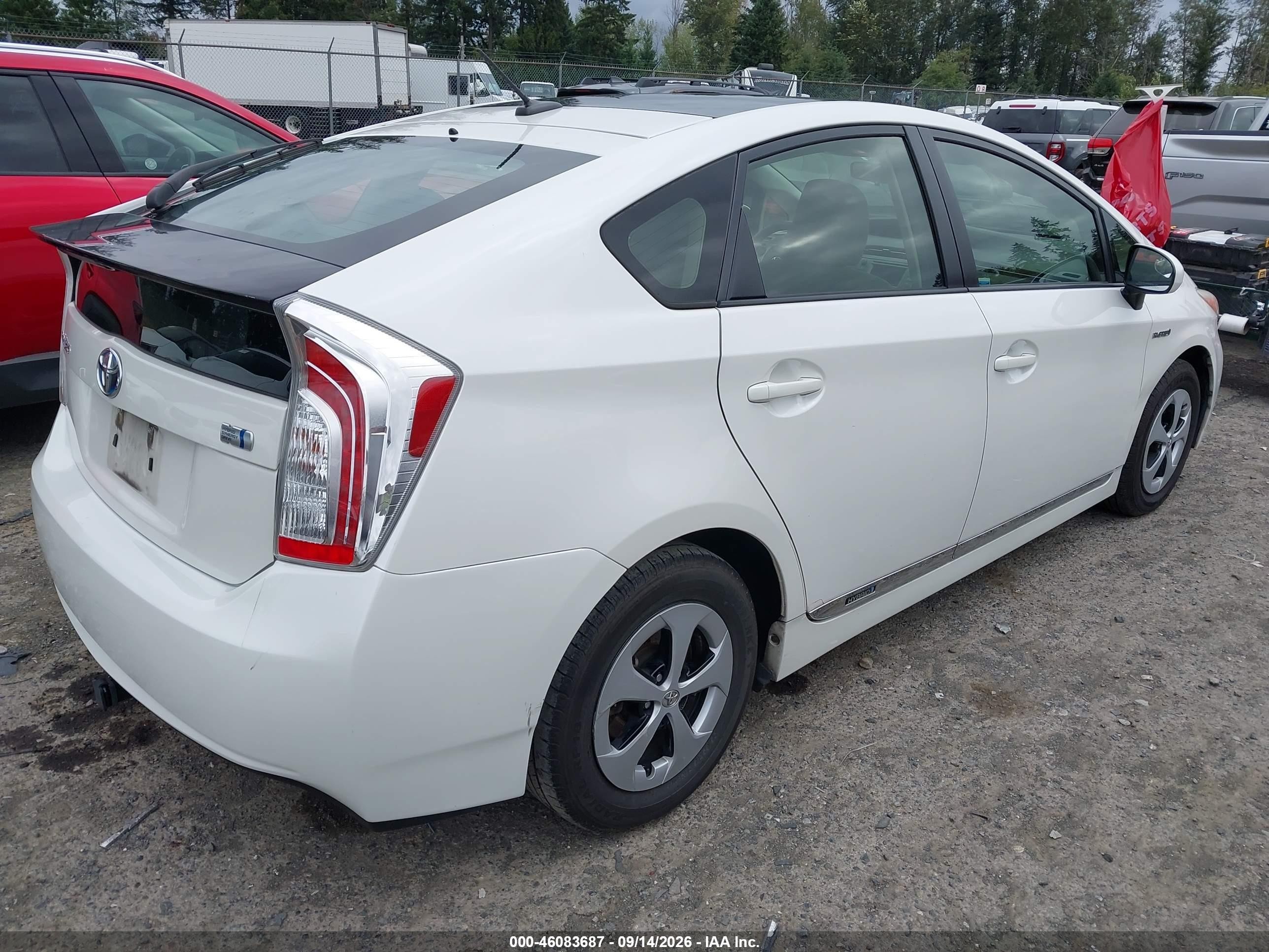2012 Toyota Prius Three White vin: JTDKN3DU1C5453334