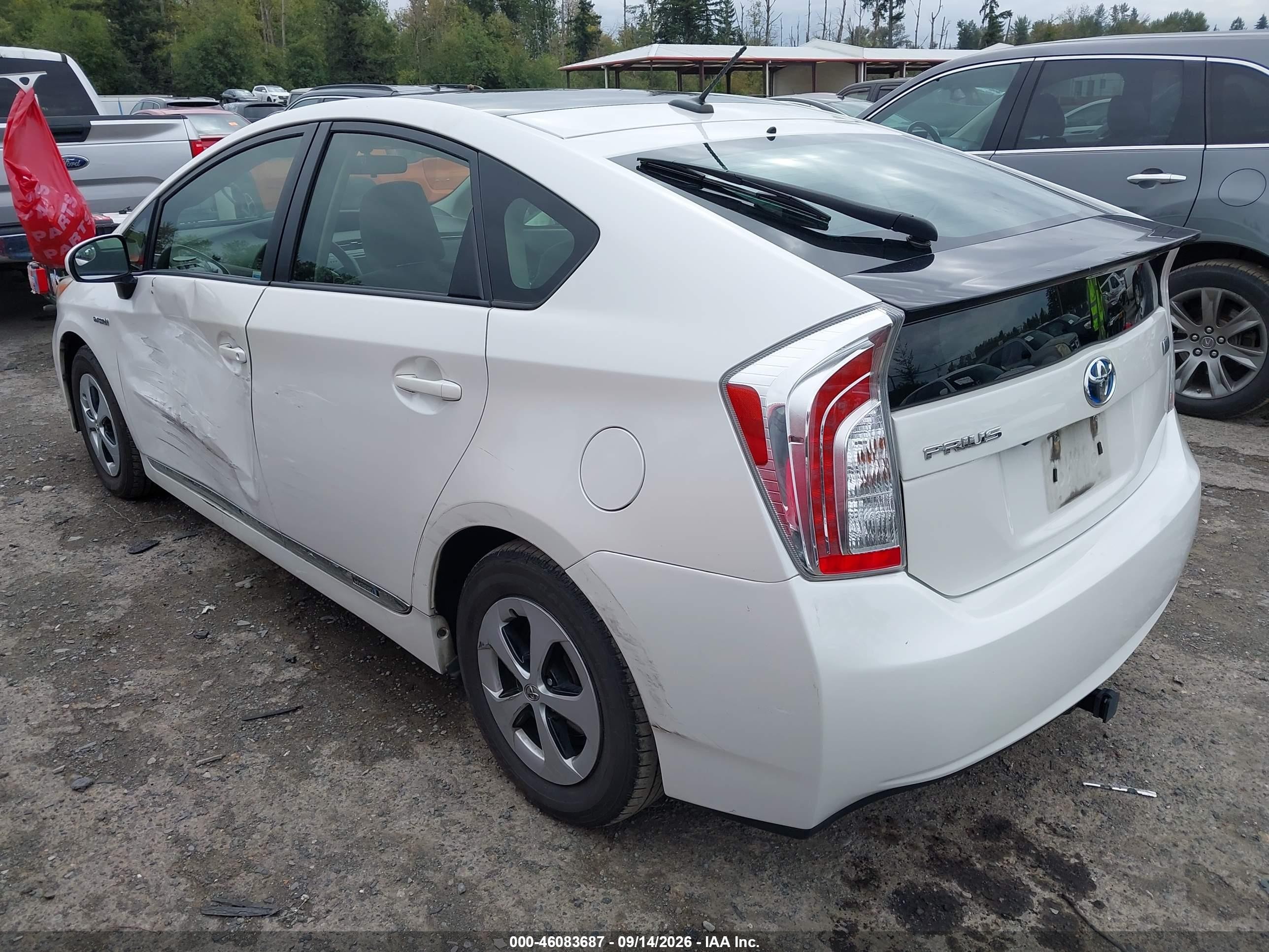 2012 Toyota Prius Three White vin: JTDKN3DU1C5453334