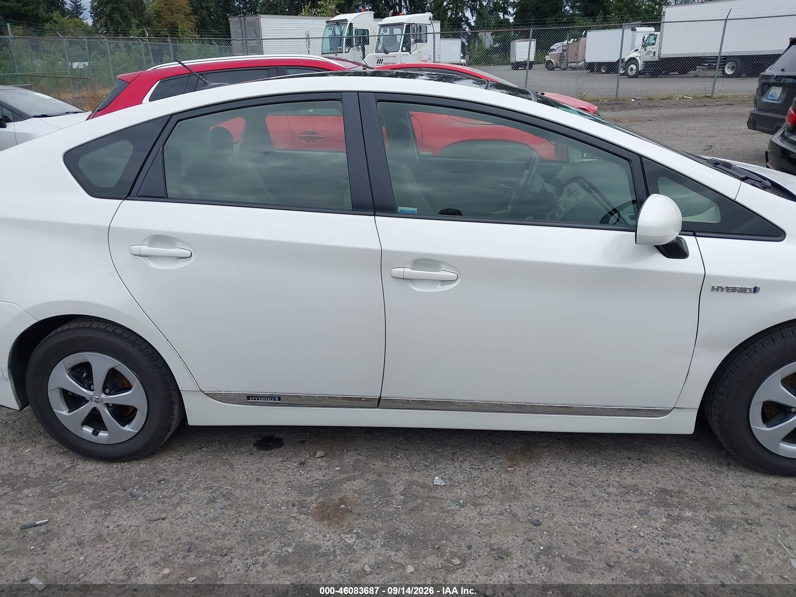 2012 Toyota Prius Three White vin: JTDKN3DU1C5453334