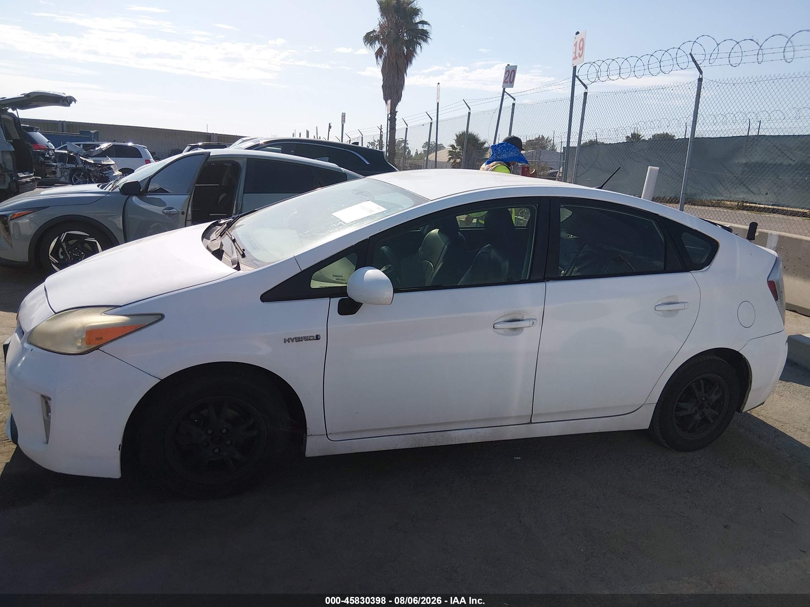 2012 Toyota Prius Two White vin: JTDKN3DU1C5469663