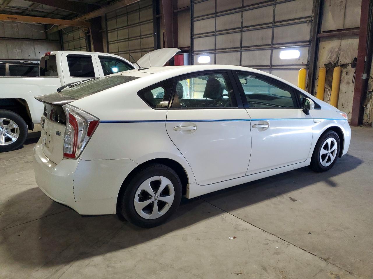 2013 Toyota Prius White vin: JTDKN3DU1D5539809