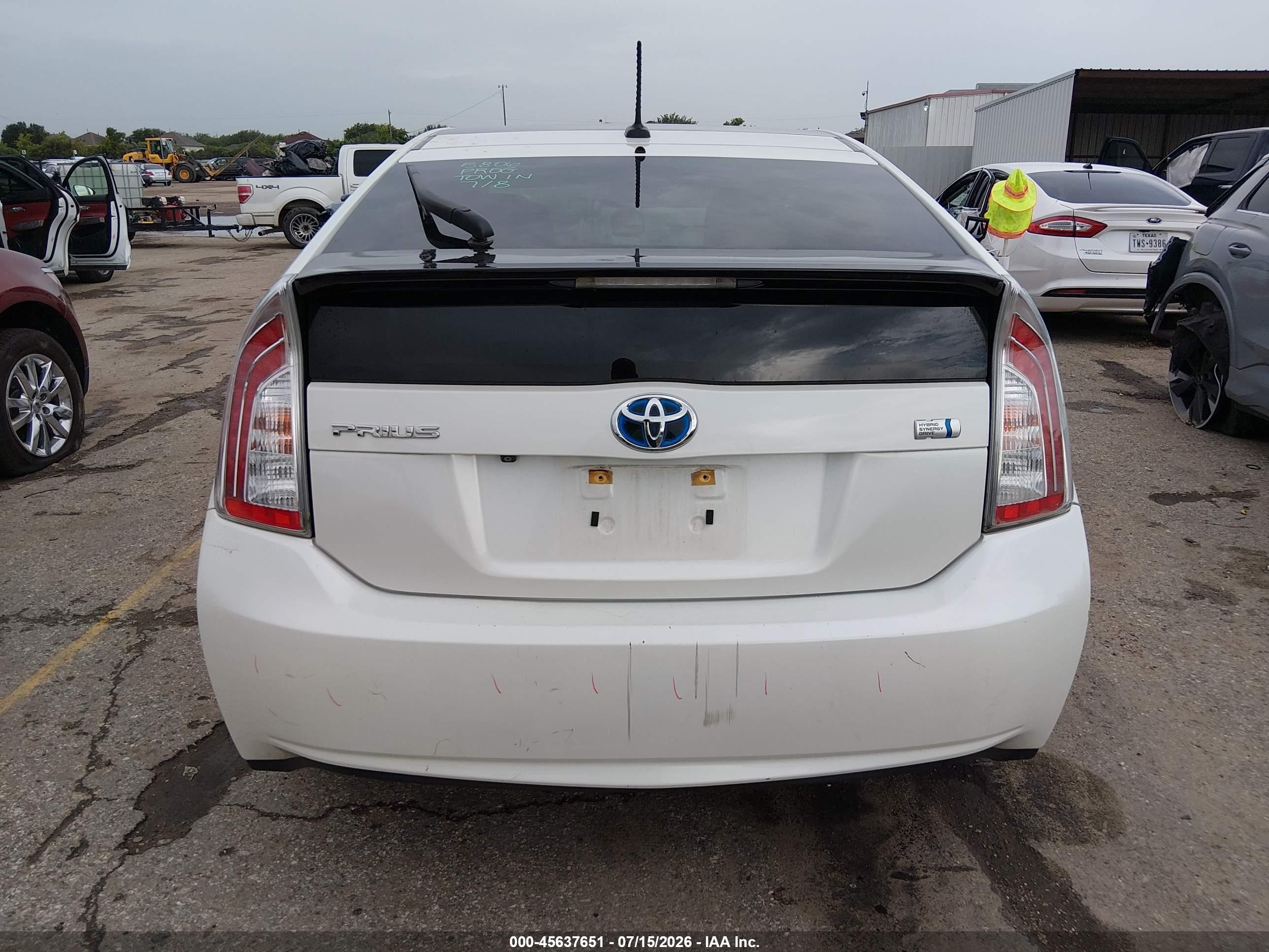 2014 Toyota Prius Four White vin: JTDKN3DU1E1751893