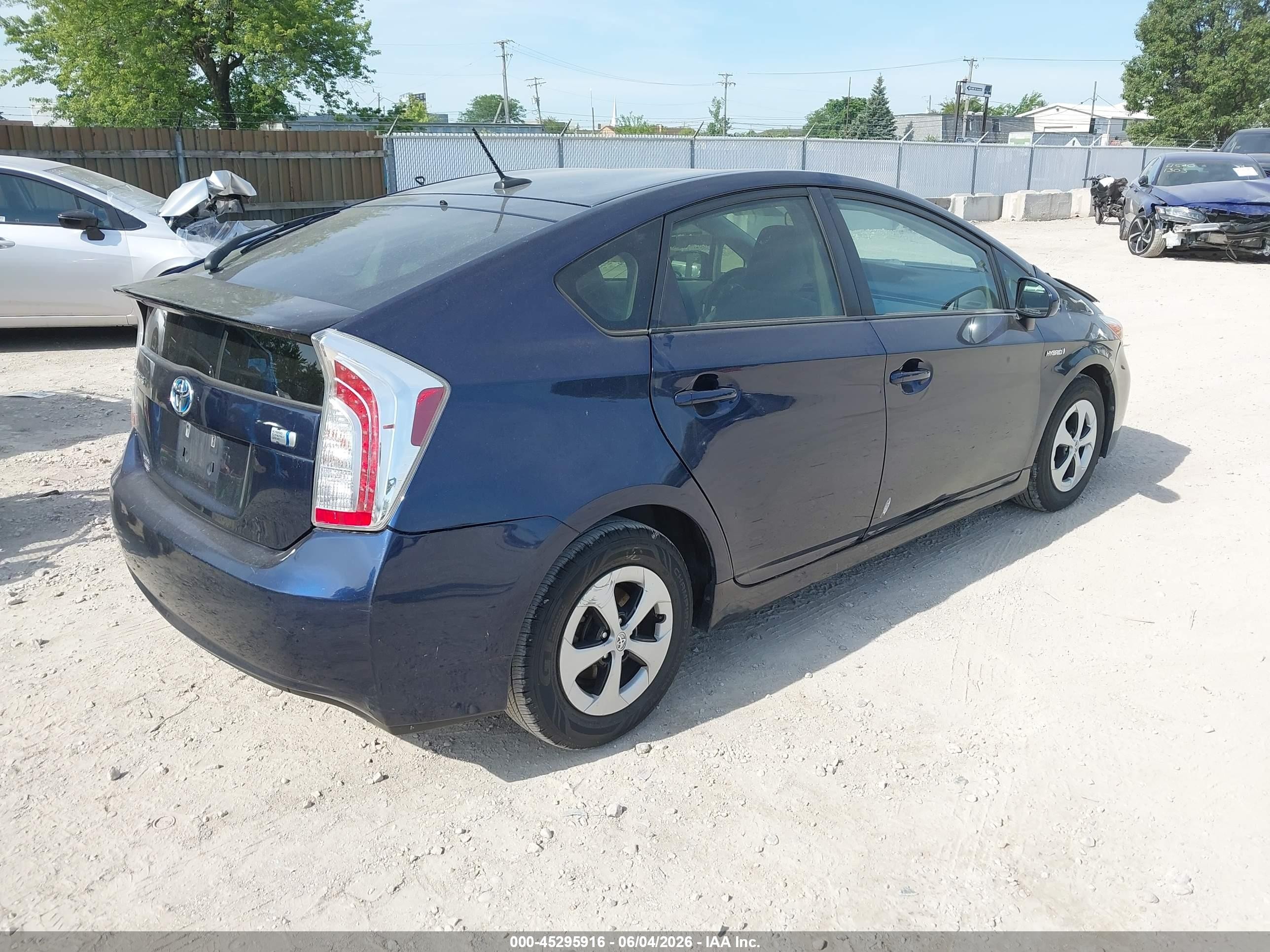 2014 Toyota Prius Four Blue vin: JTDKN3DU1E1752655