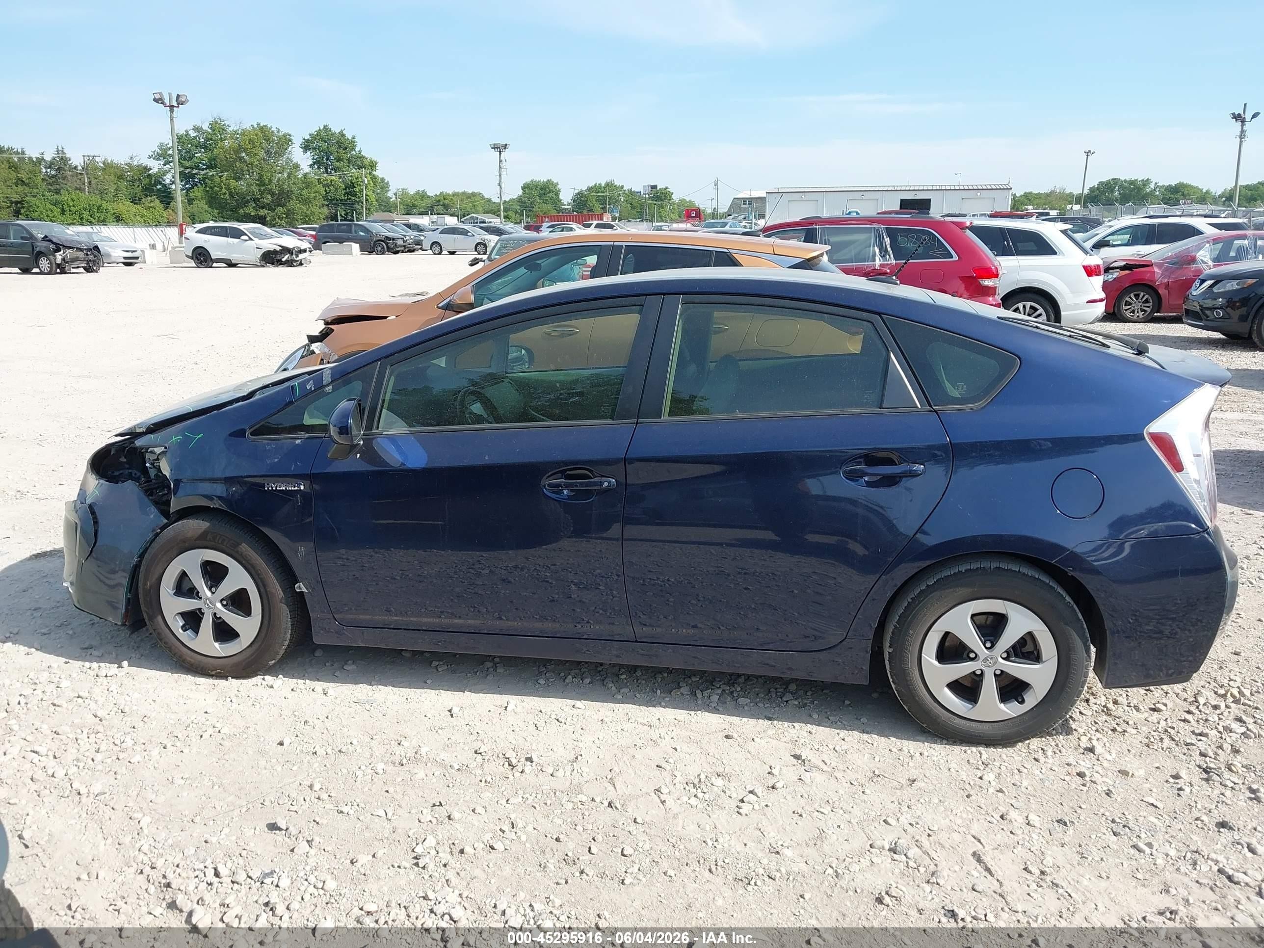 2014 Toyota Prius Four Blue vin: JTDKN3DU1E1752655