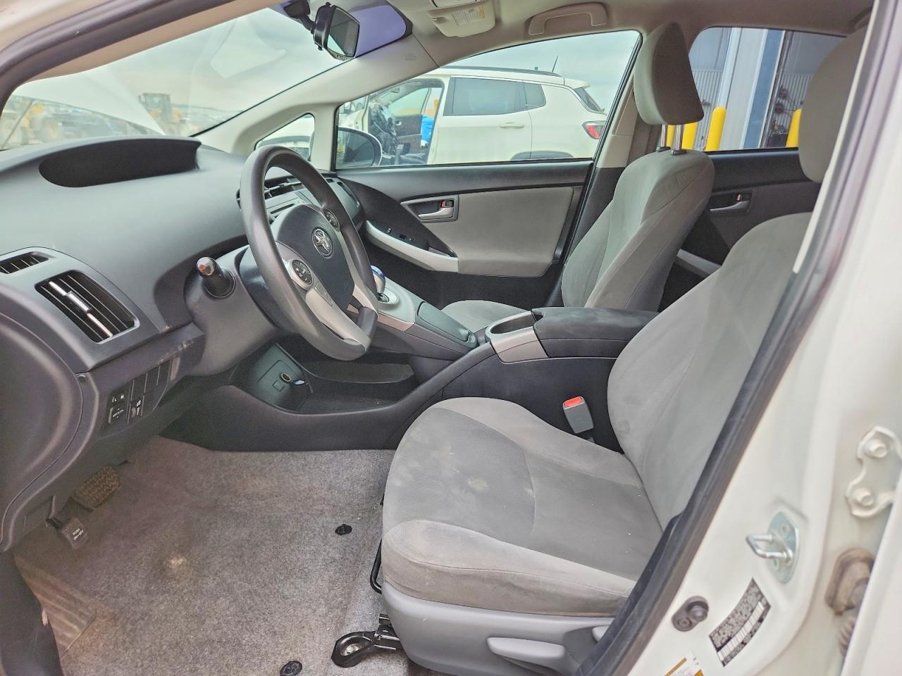 2014 Toyota Prius Two White vin: JTDKN3DU1E1754986