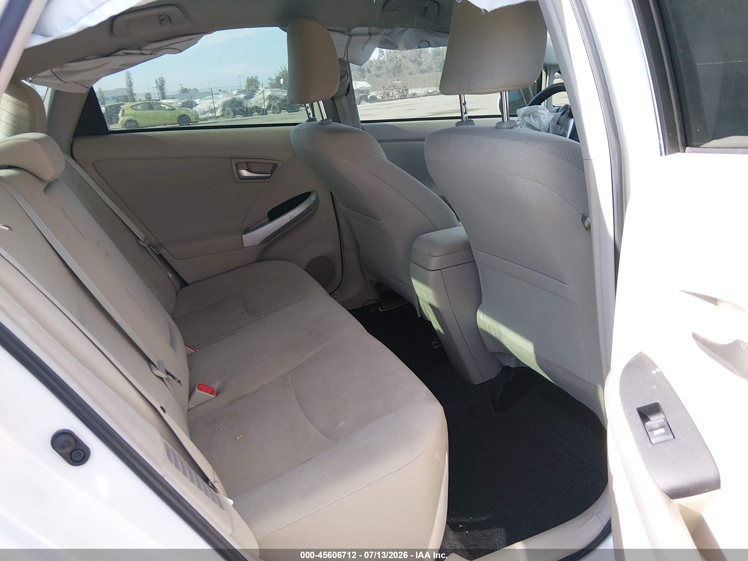 2014 Toyota Prius Two White vin: JTDKN3DU1E1768130
