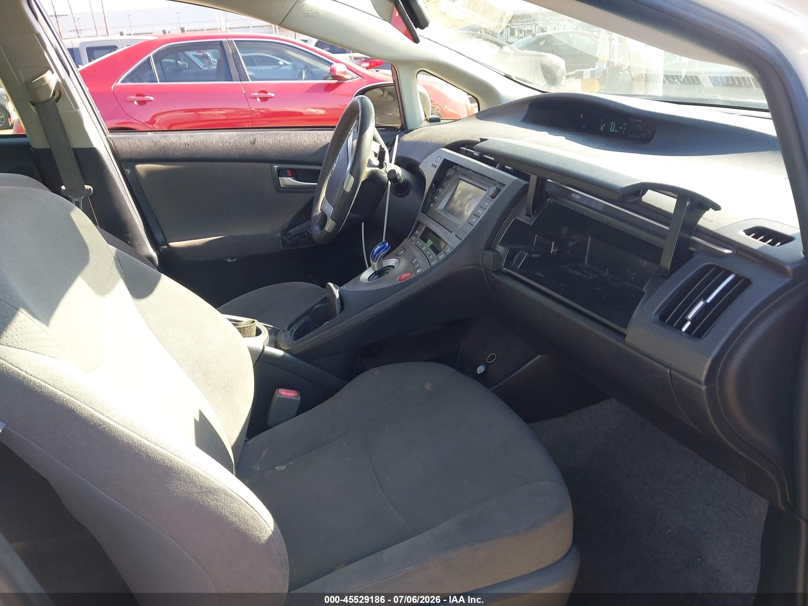 2015 Toyota Prius Two White vin: JTDKN3DU1F0414583