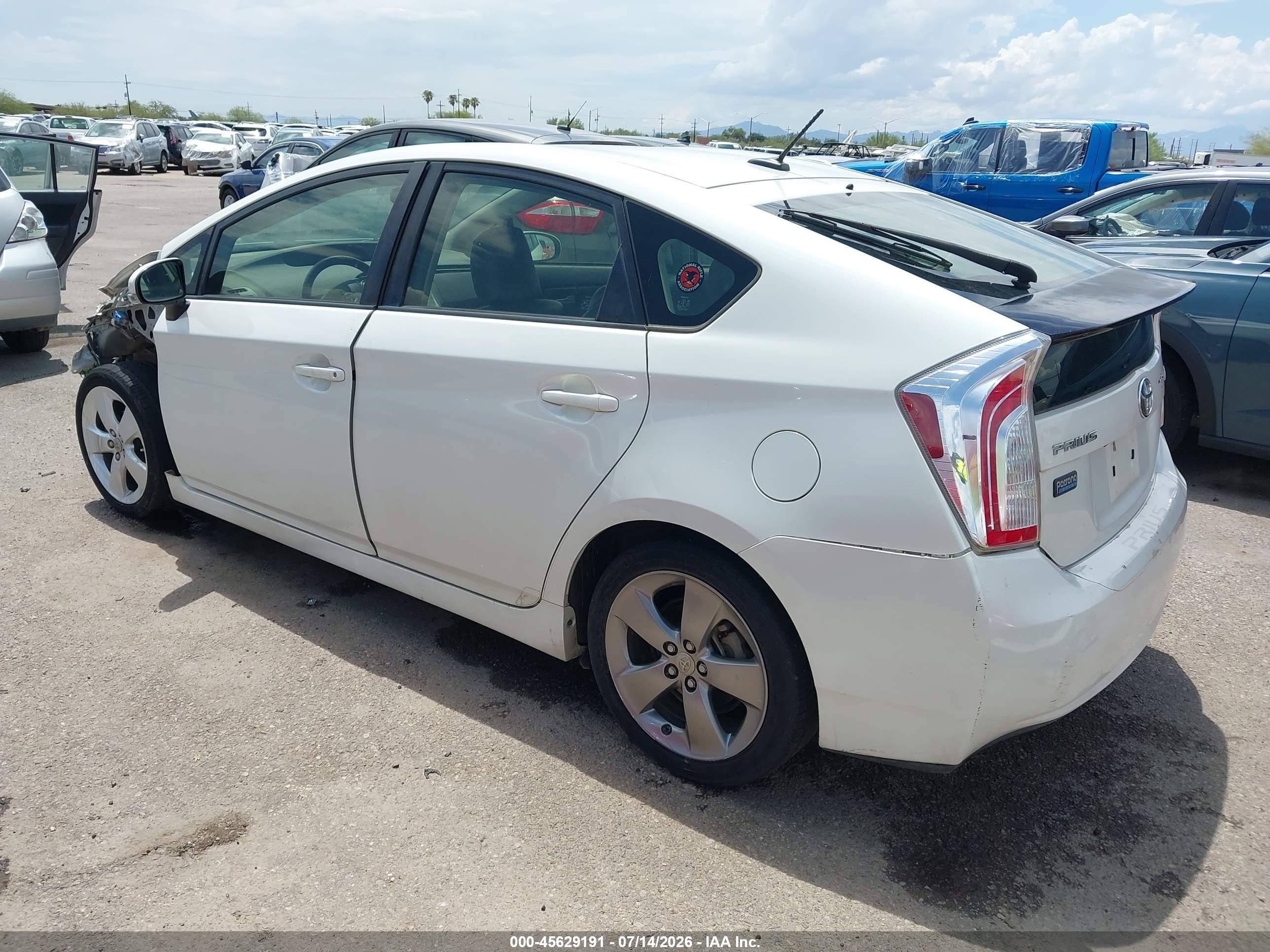 2015 Toyota Prius Persona Series Special Edition White vin: JTDKN3DU1F0416088