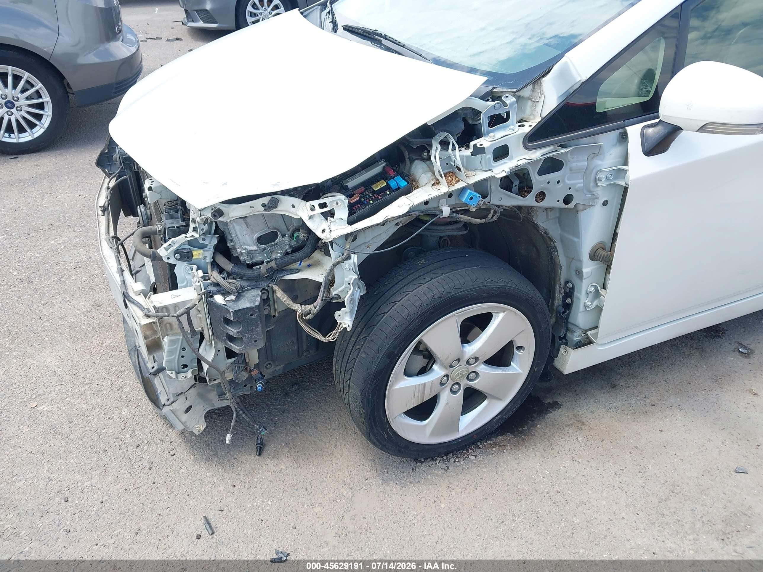 2015 Toyota Prius Persona Series Special Edition White vin: JTDKN3DU1F0416088