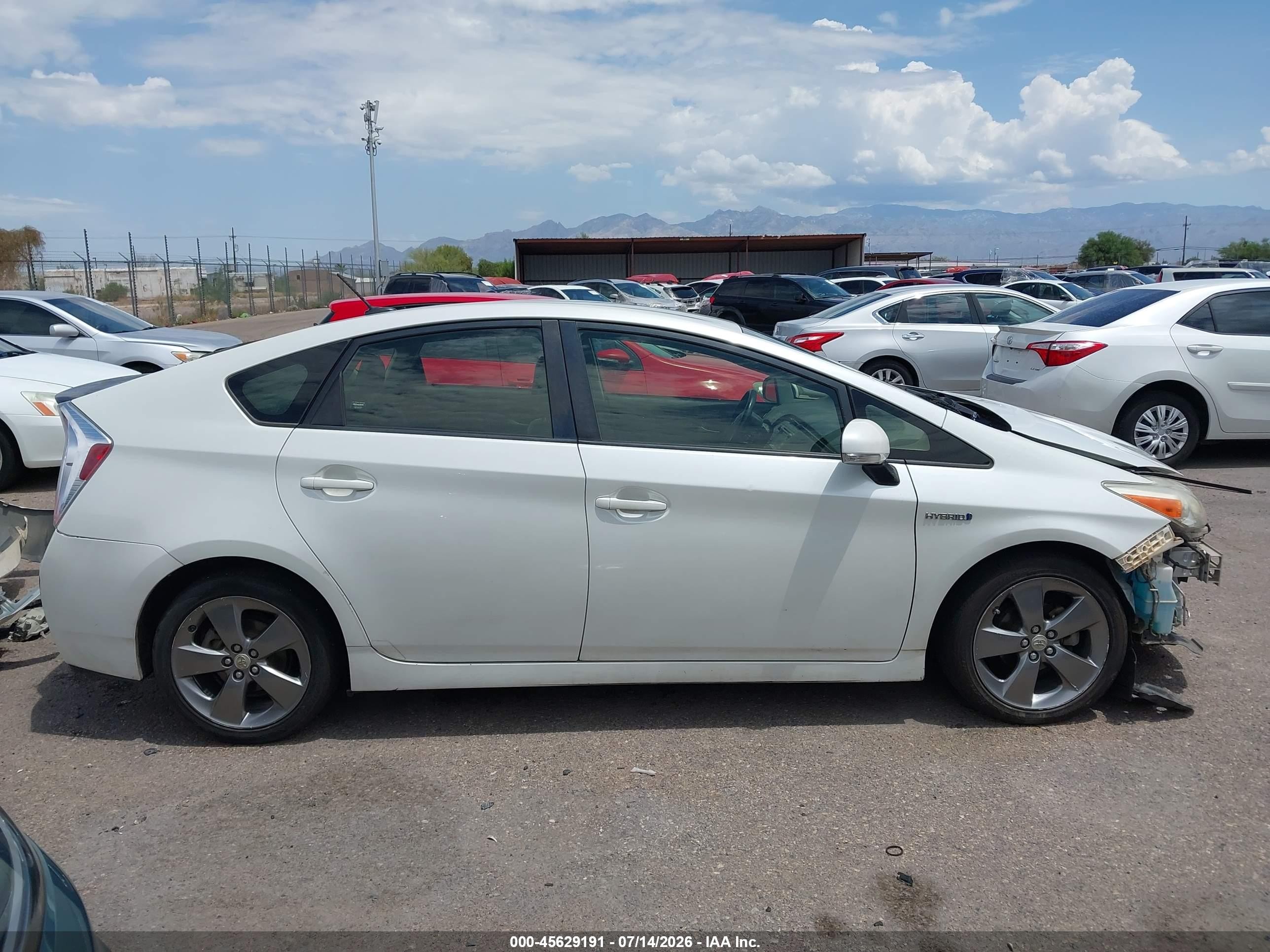 2015 Toyota Prius Persona Series Special Edition White vin: JTDKN3DU1F0416088