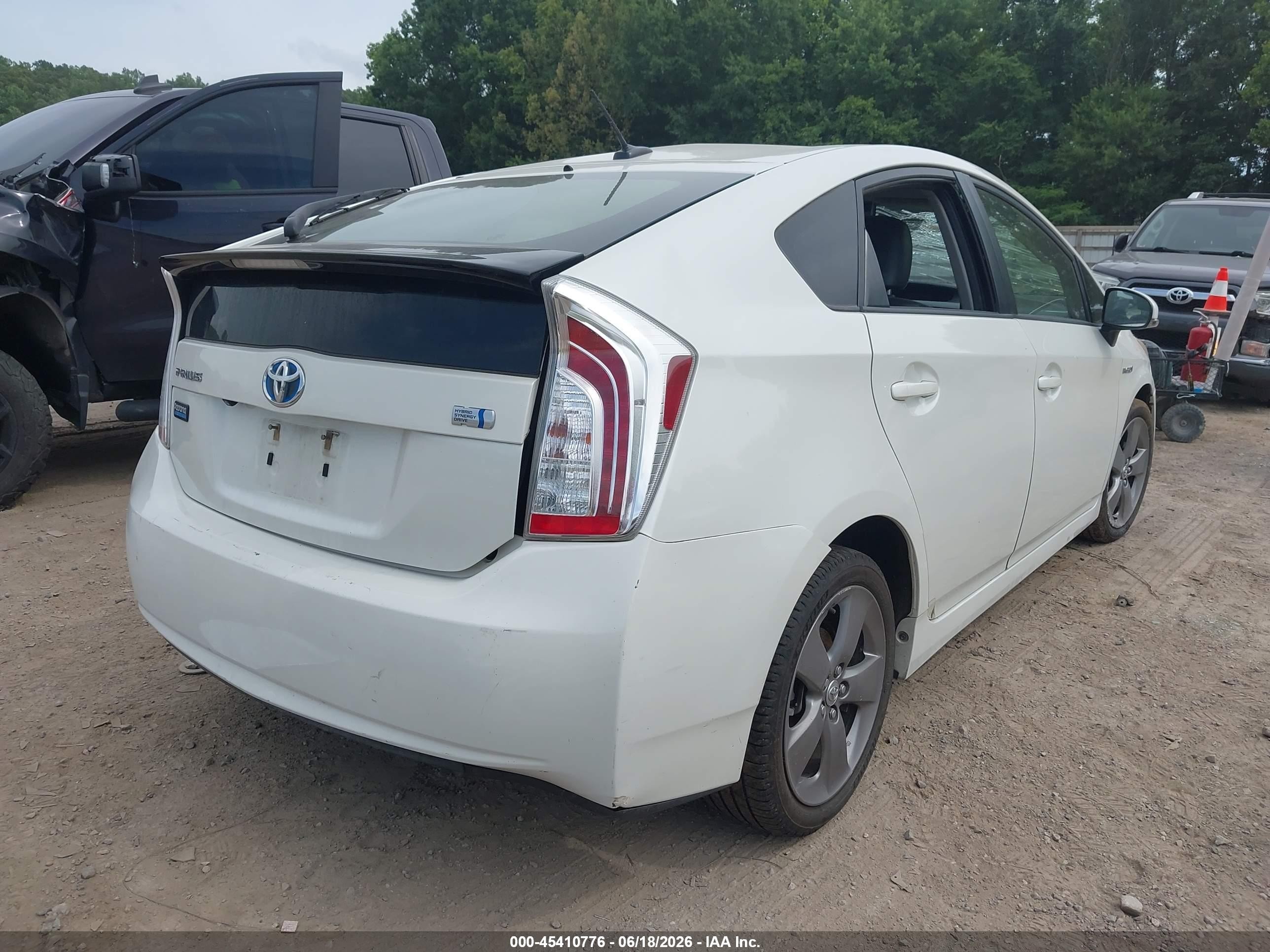 2015 Toyota Prius Persona Series Special Edition White vin: JTDKN3DU1F0422652