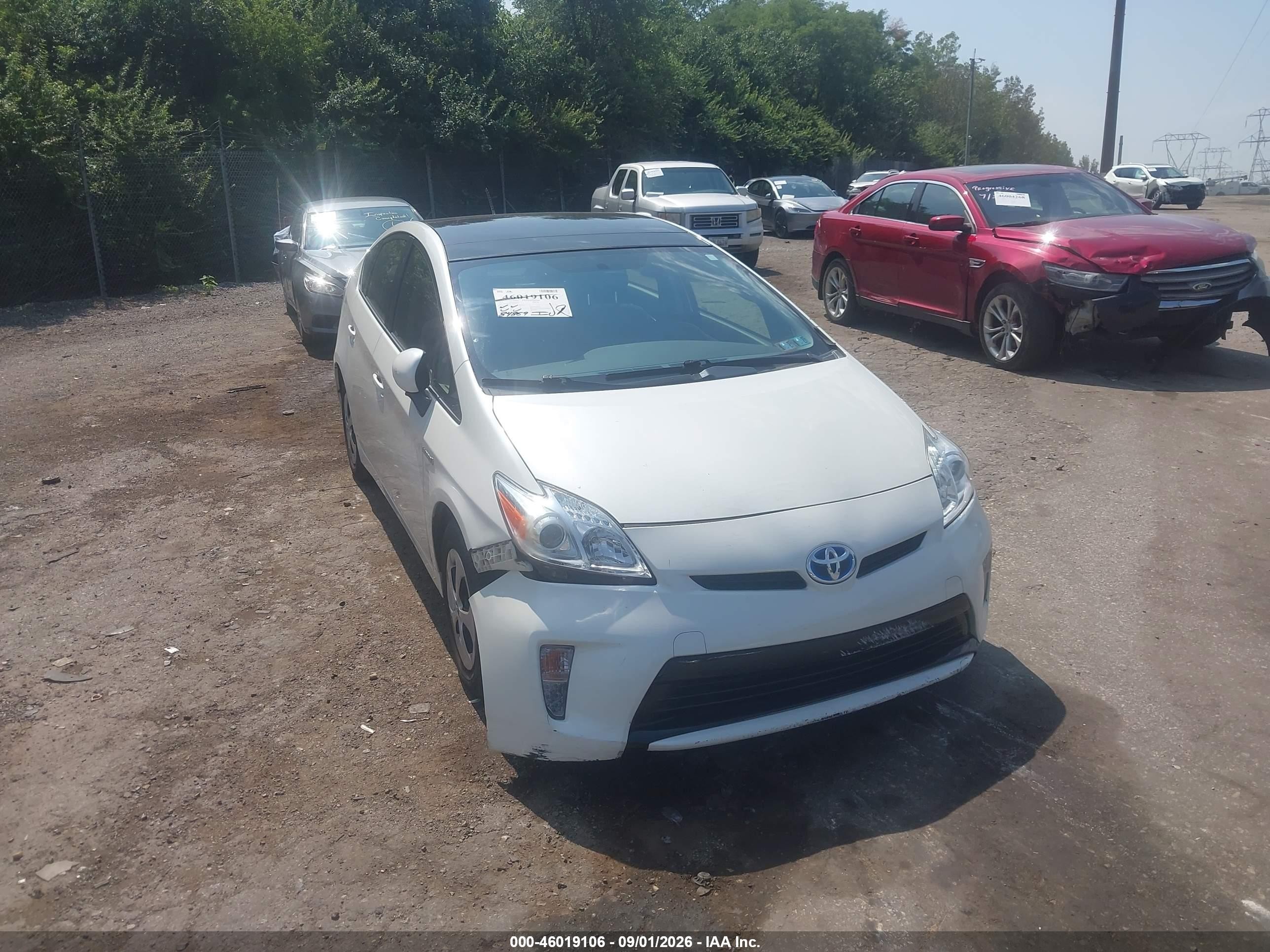 2015 Toyota Prius Three White vin: JTDKN3DU1F0433117
