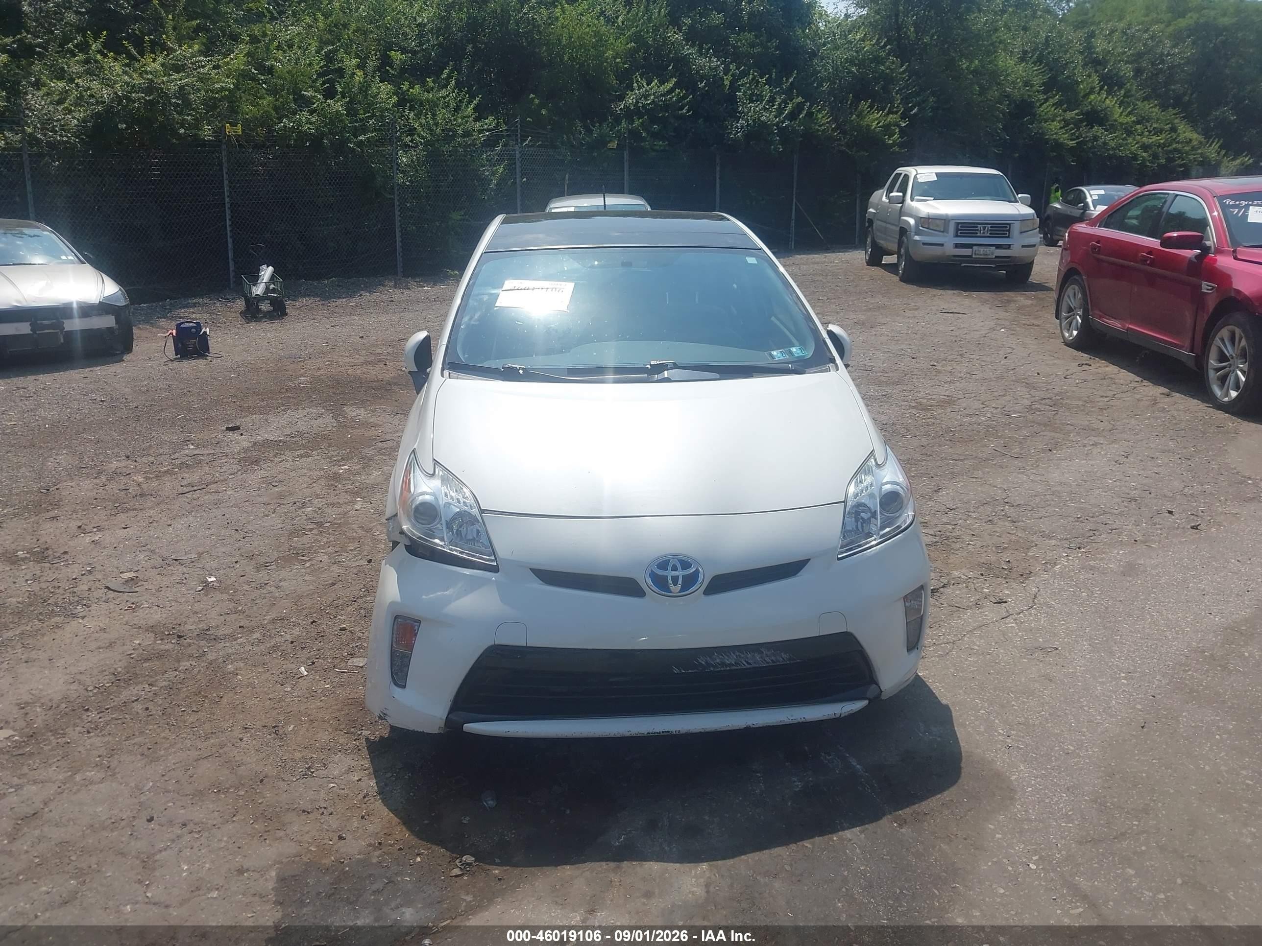2015 Toyota Prius Three White vin: JTDKN3DU1F0433117