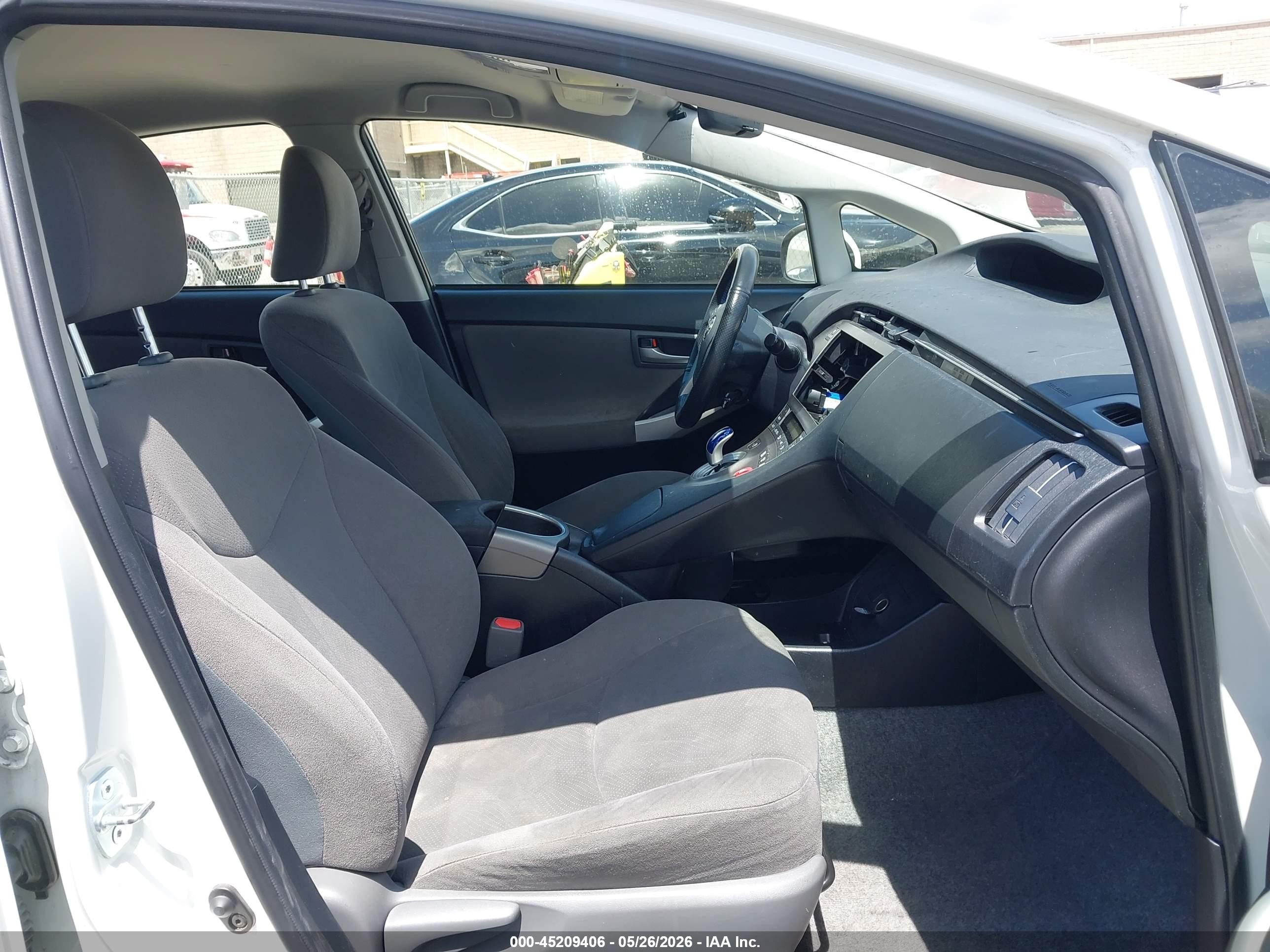 2015 Toyota Prius Two White vin: JTDKN3DU1F0453884