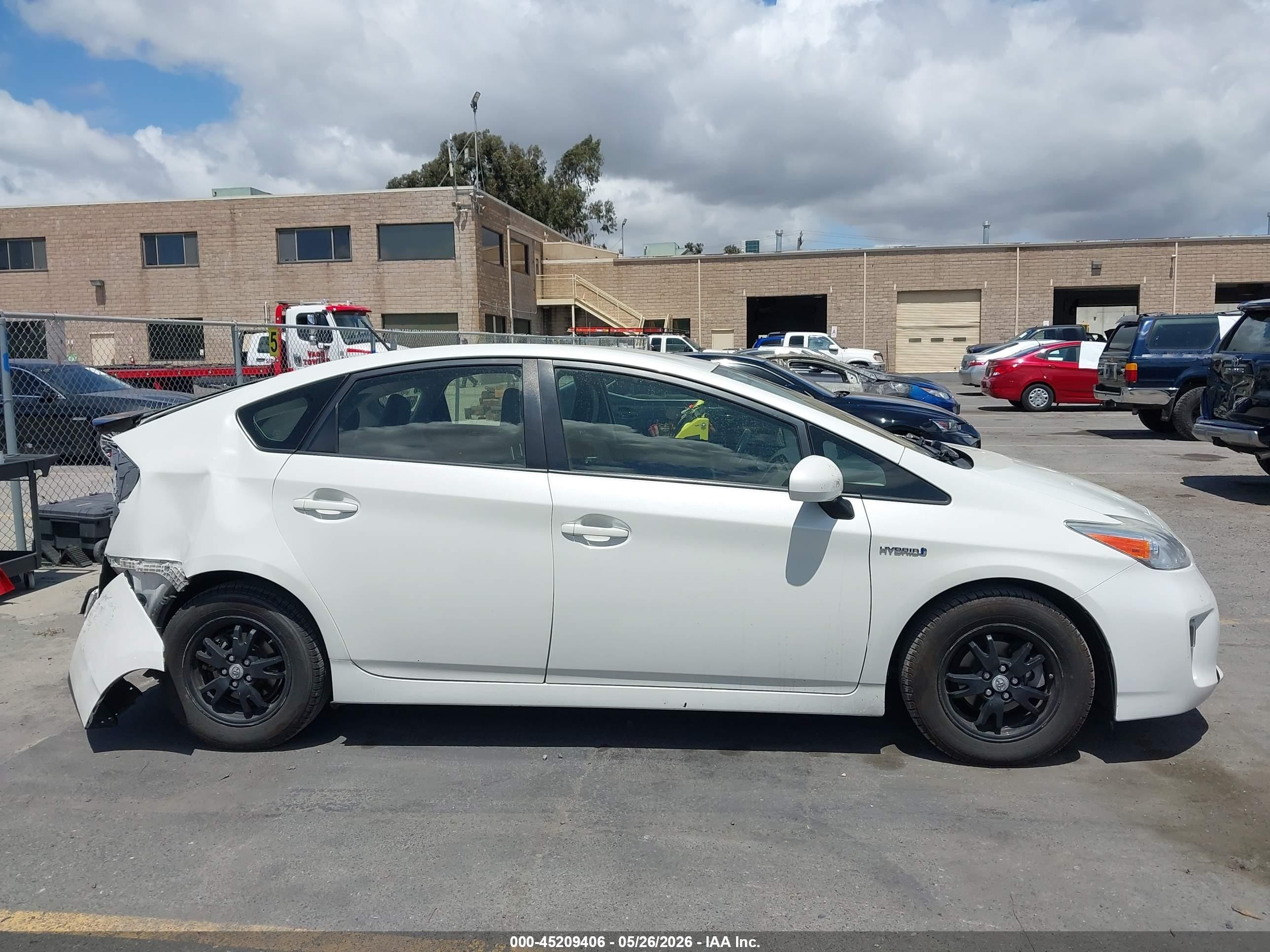 2015 Toyota Prius Two White vin: JTDKN3DU1F0453884
