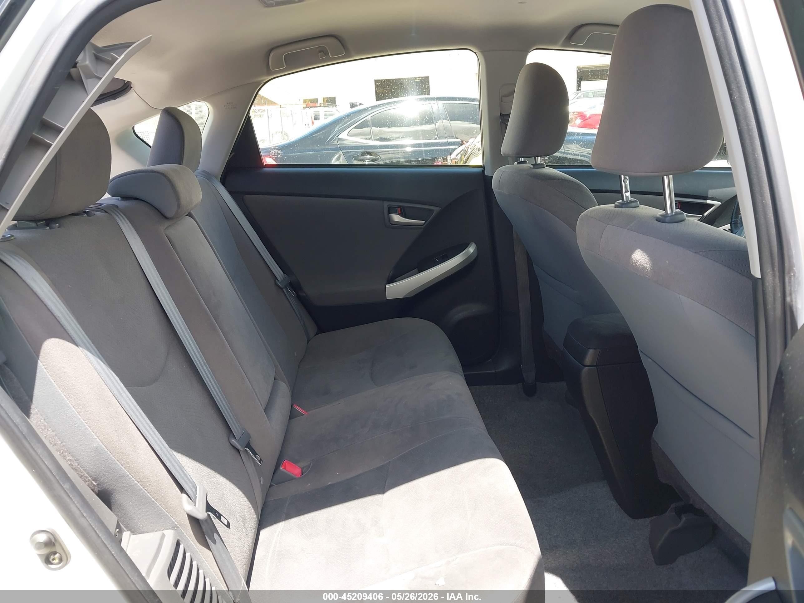 2015 Toyota Prius Two White vin: JTDKN3DU1F0453884