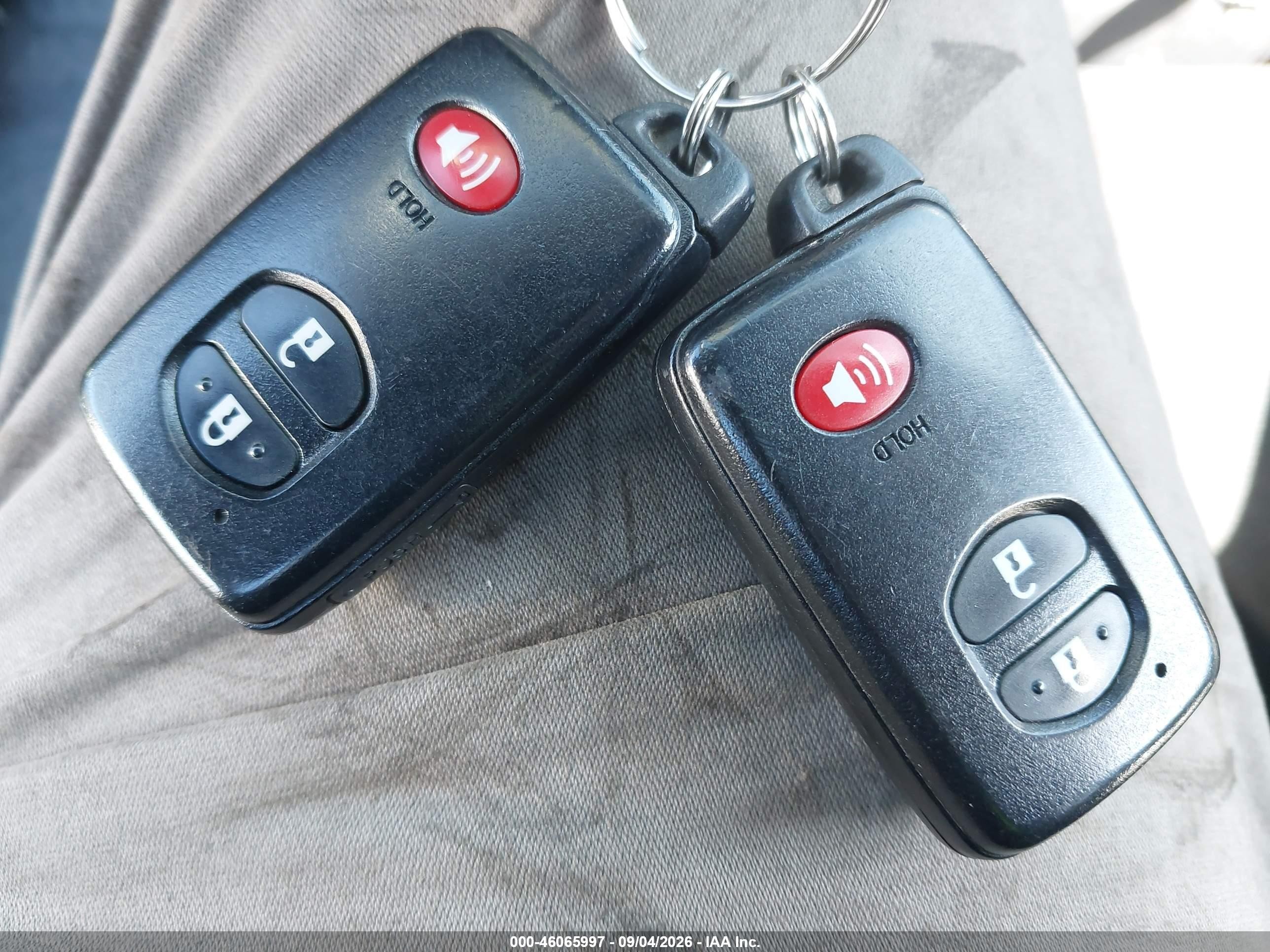 2015 Toyota Prius Two Белый vin: JTDKN3DU1F0468207