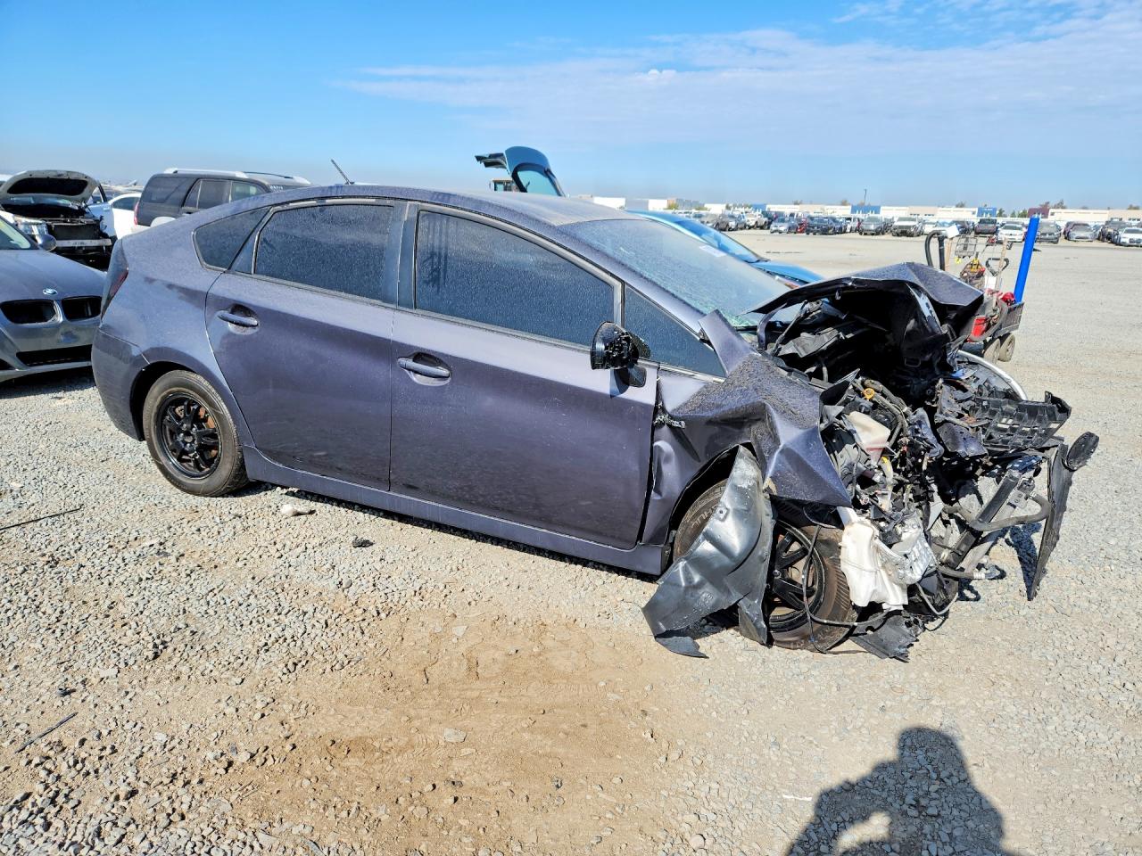2015 Toyota Prius Three Серый vin: JTDKN3DU1F0473603