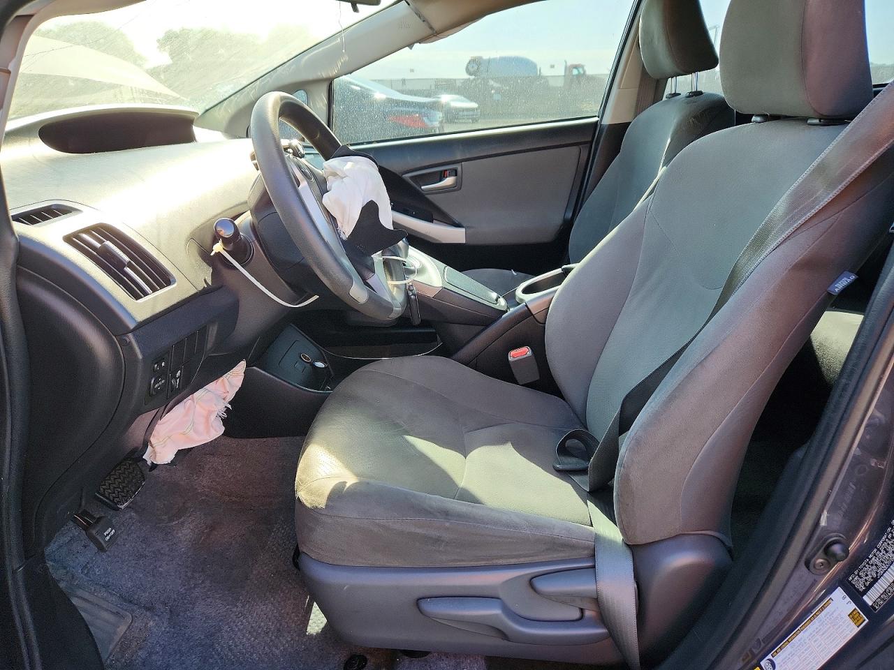 2015 Toyota Prius Three Серый vin: JTDKN3DU1F0473603