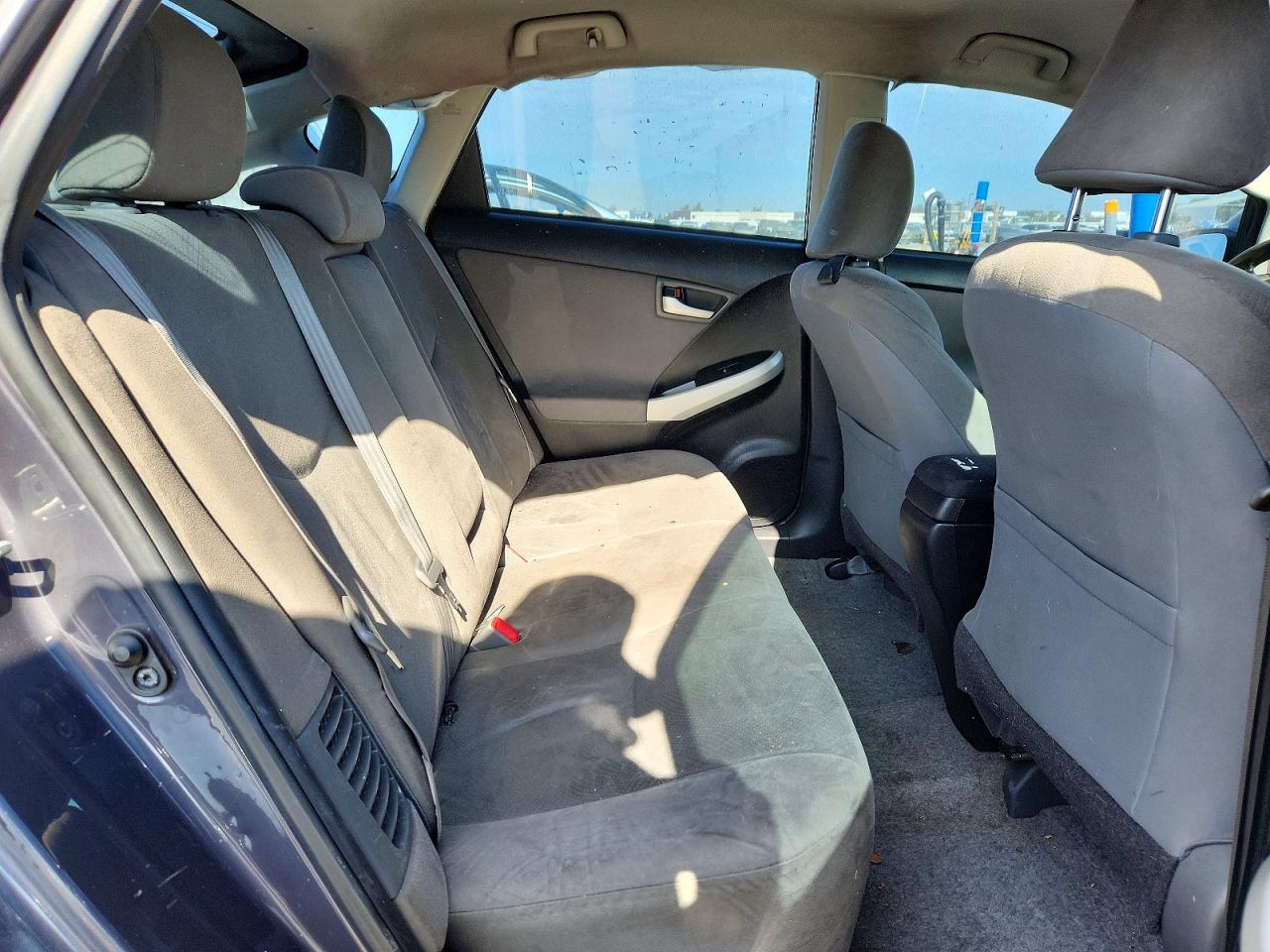 2015 Toyota Prius Three Серый vin: JTDKN3DU1F0473603
