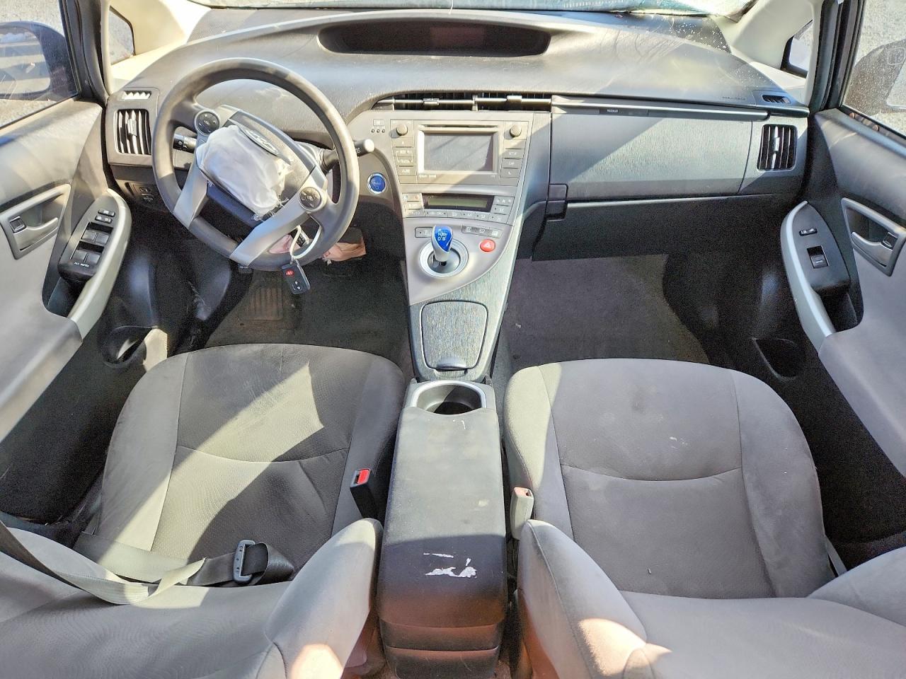 2015 Toyota Prius Three Серый vin: JTDKN3DU1F0473603