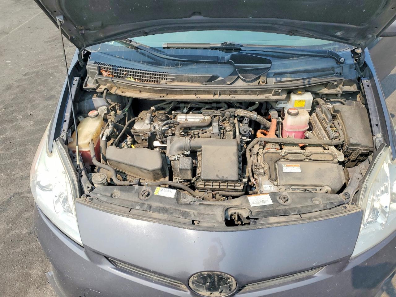 2015 Toyota Prius Two Gray vin: JTDKN3DU1F0479630