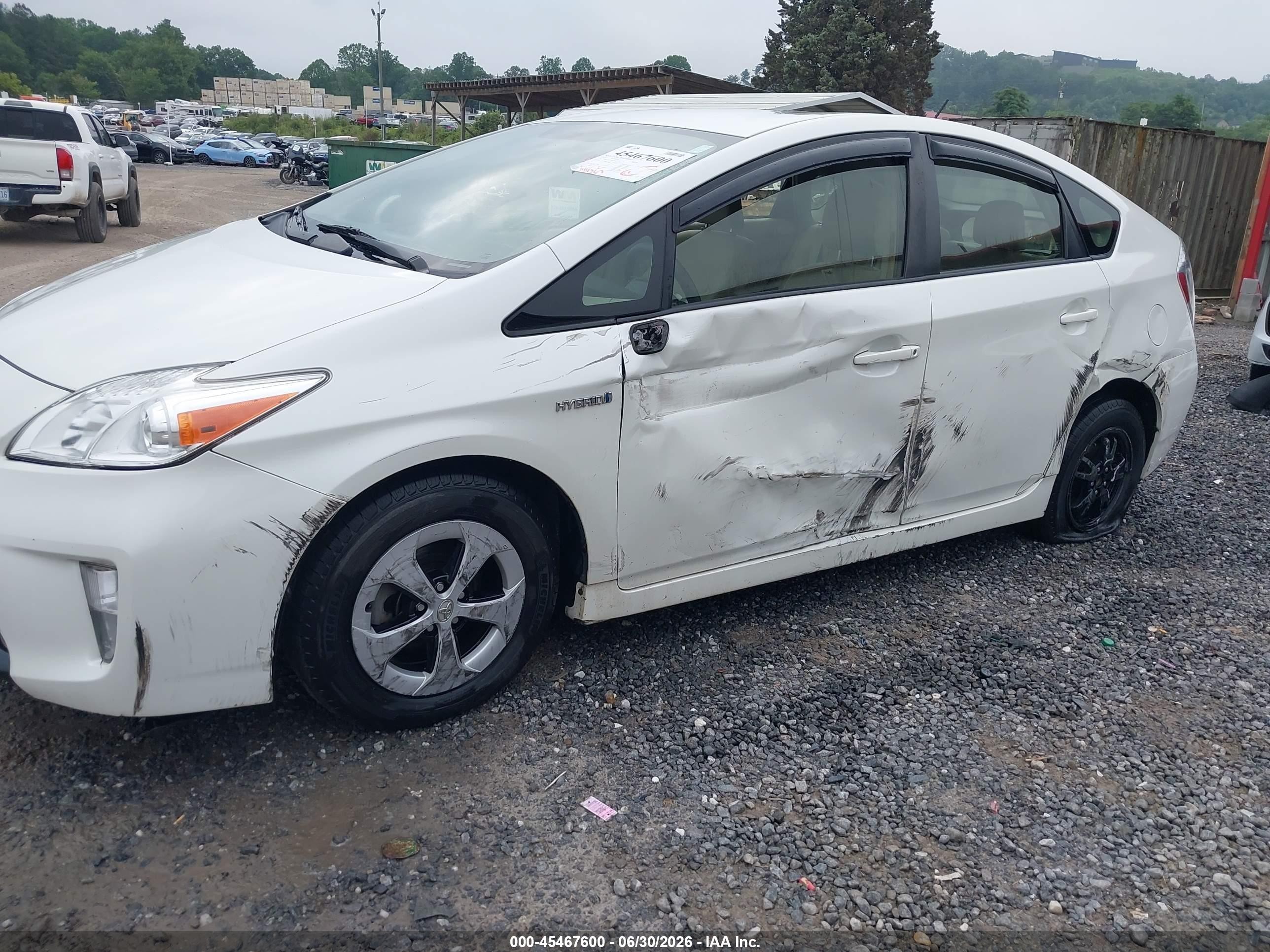 2015 Toyota Prius Three White vin: JTDKN3DU1F0484200