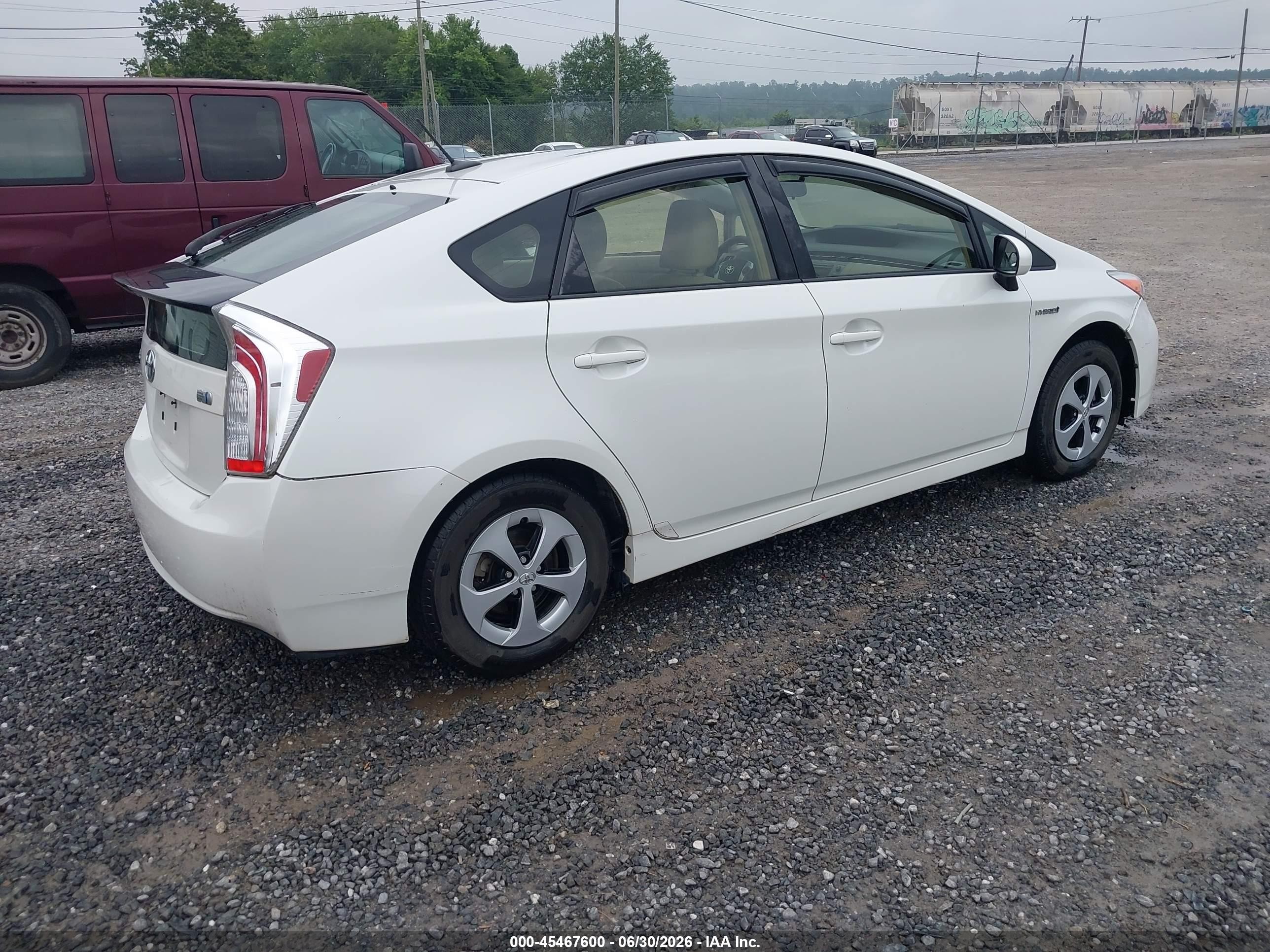 2015 Toyota Prius Three White vin: JTDKN3DU1F0484200
