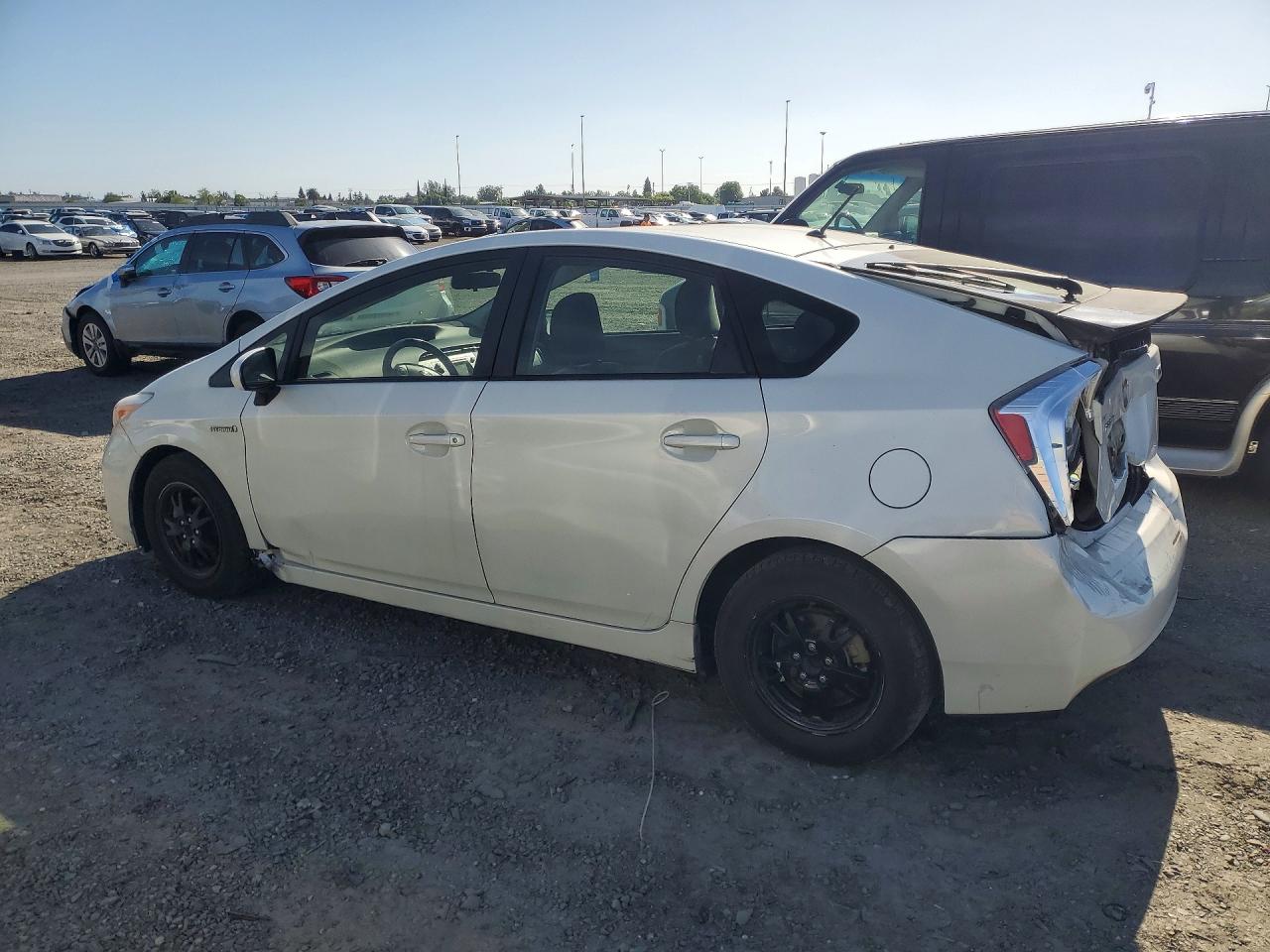 2015 Toyota Prius Two Белый vin: JTDKN3DU1F0484861