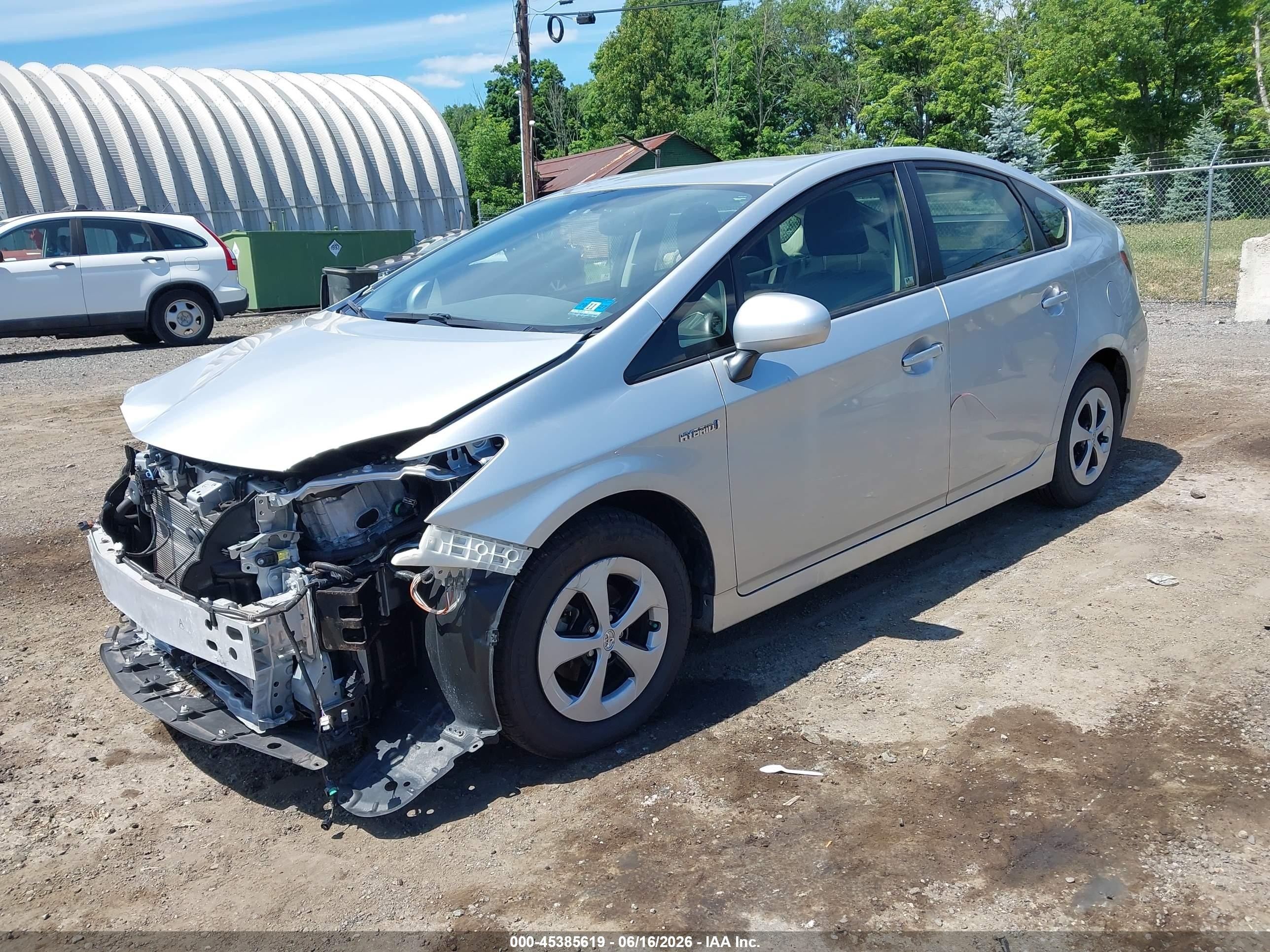 2015 Toyota Prius Four Silver vin: JTDKN3DU1F1881660