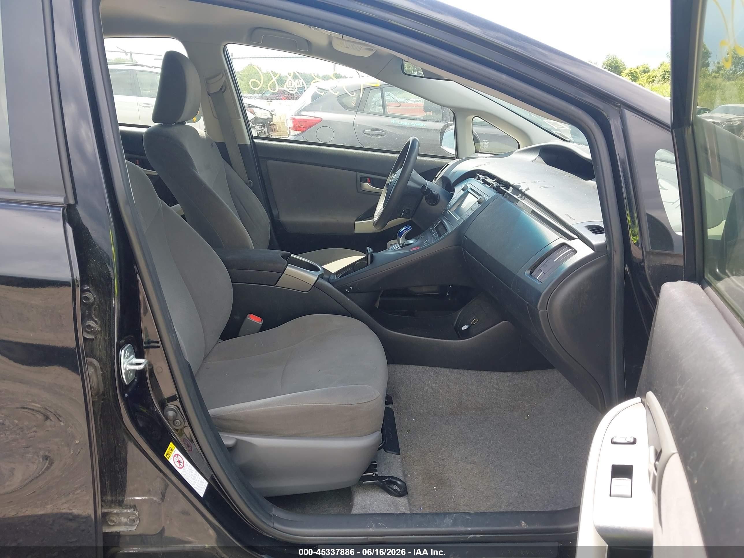 2015 Toyota Prius Three Black vin: JTDKN3DU1F1908775