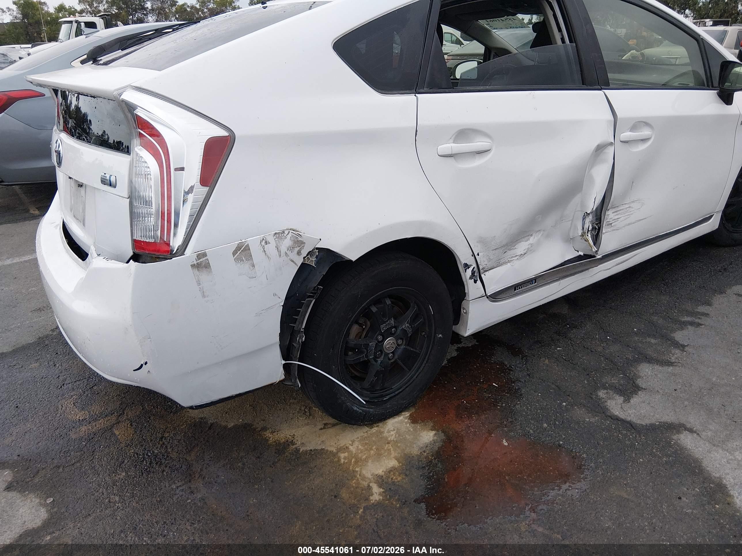 2015 Toyota Prius Two White vin: JTDKN3DU1F1911014
