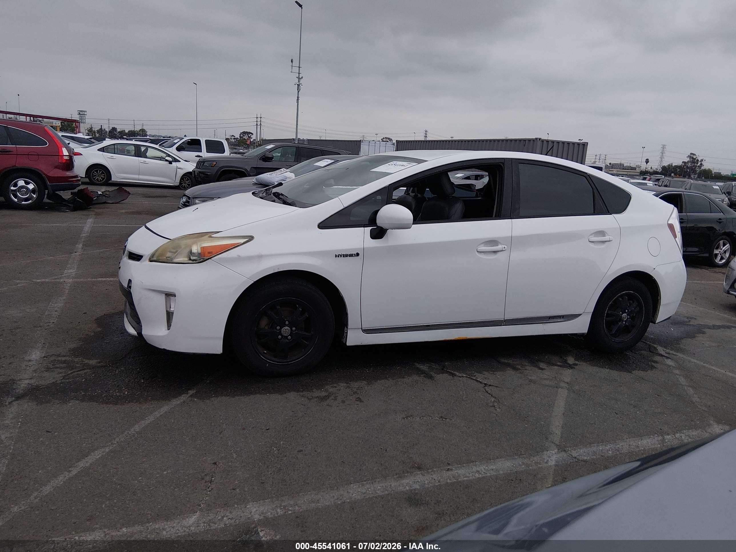 2015 Toyota Prius Two White vin: JTDKN3DU1F1911014