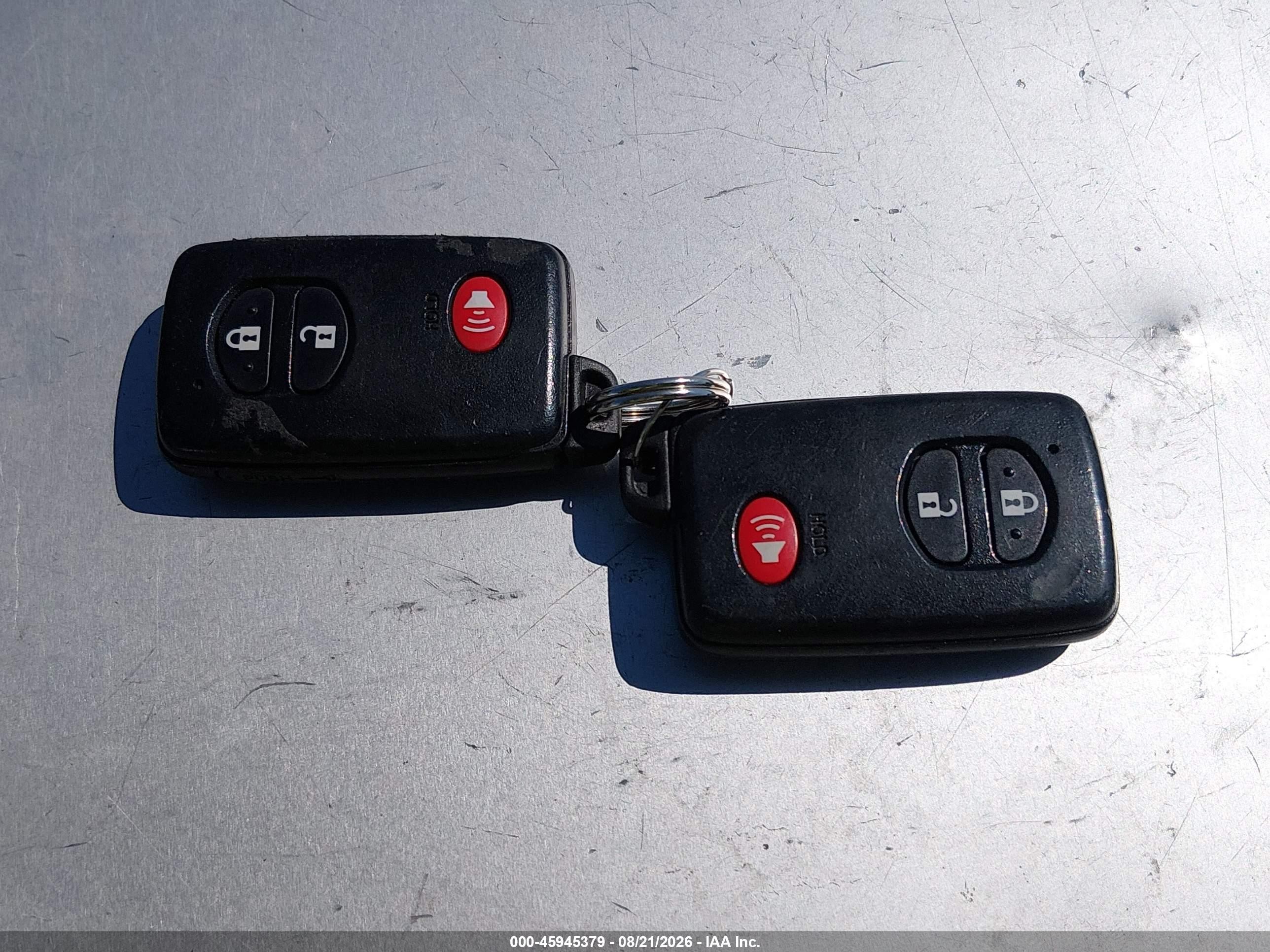 2015 Toyota Prius   Серебряный vin: JTDKN3DU1F1937824