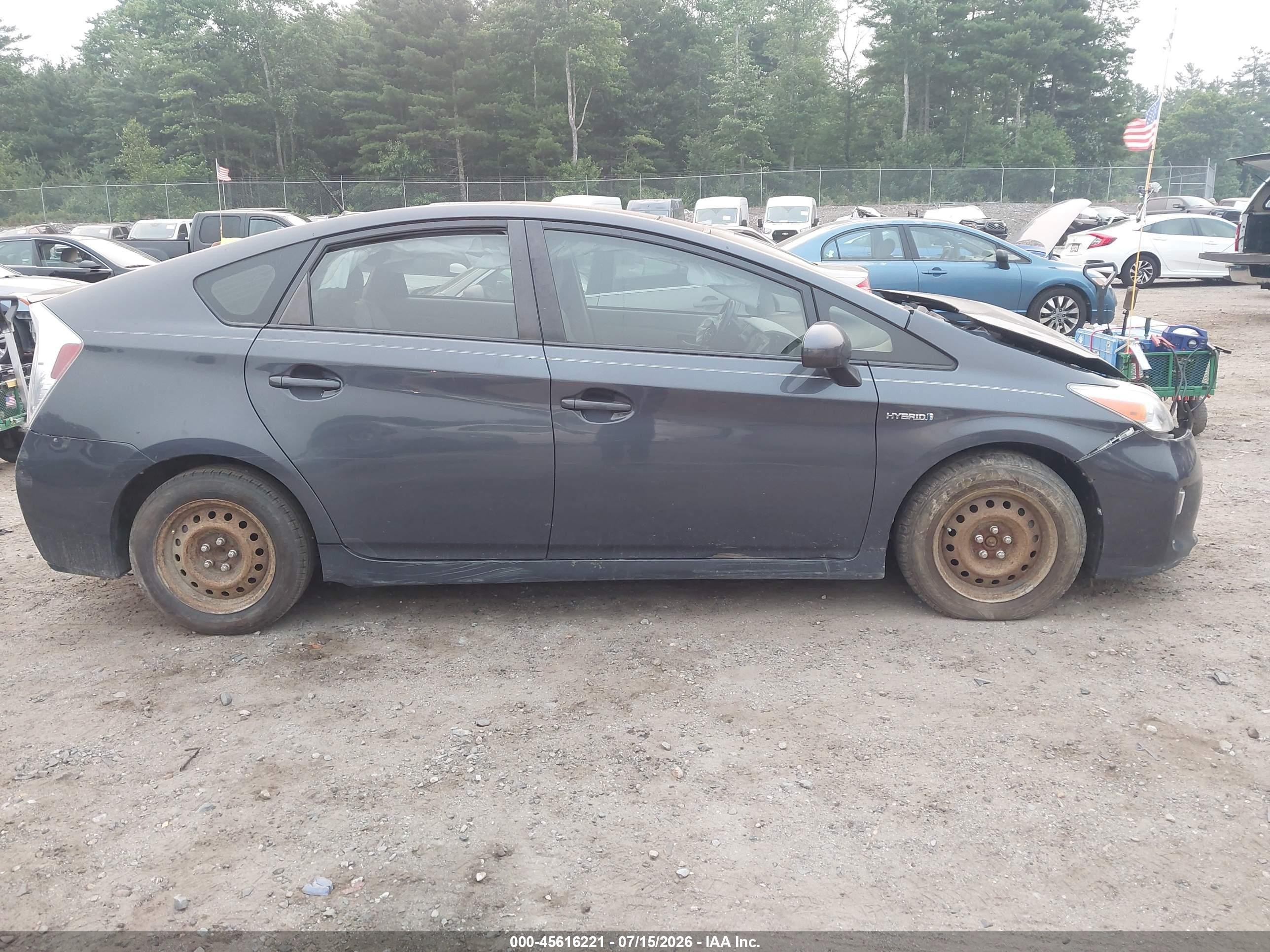 2015 Toyota Prius Four Gray vin: JTDKN3DU1F1950332