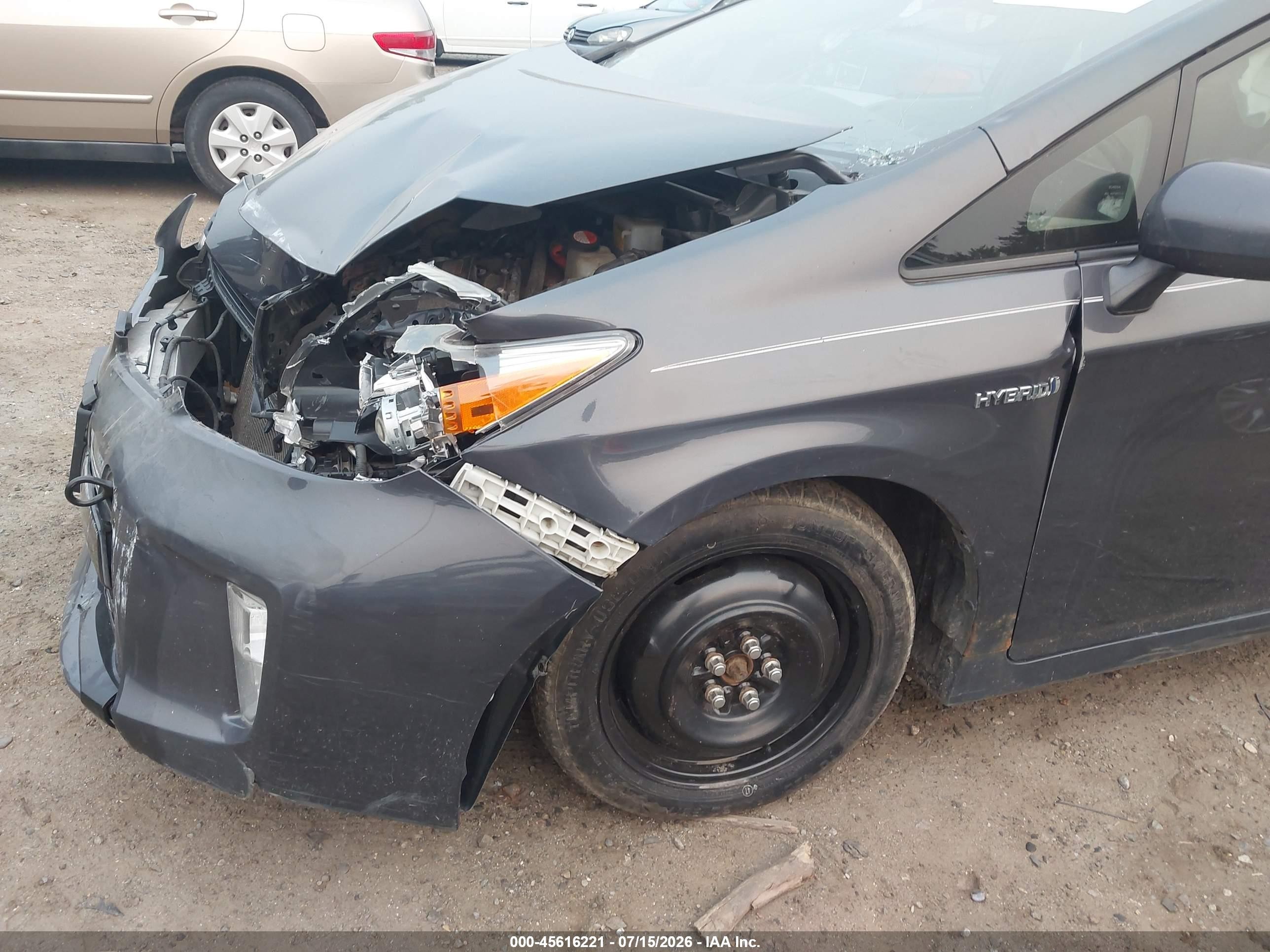 2015 Toyota Prius Four Gray vin: JTDKN3DU1F1950332