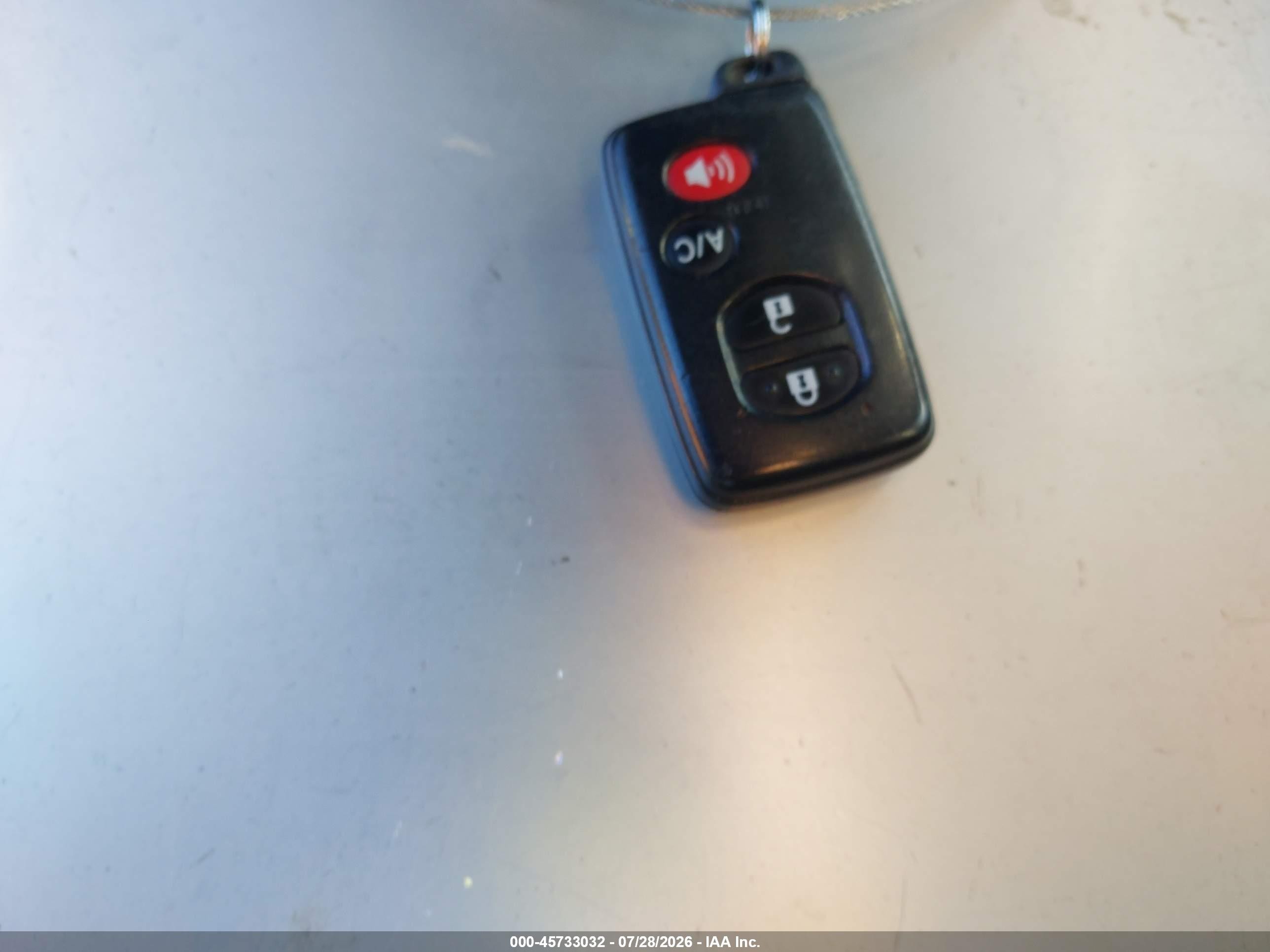 2015 Toyota Prius Four Серый vin: JTDKN3DU1F1953277