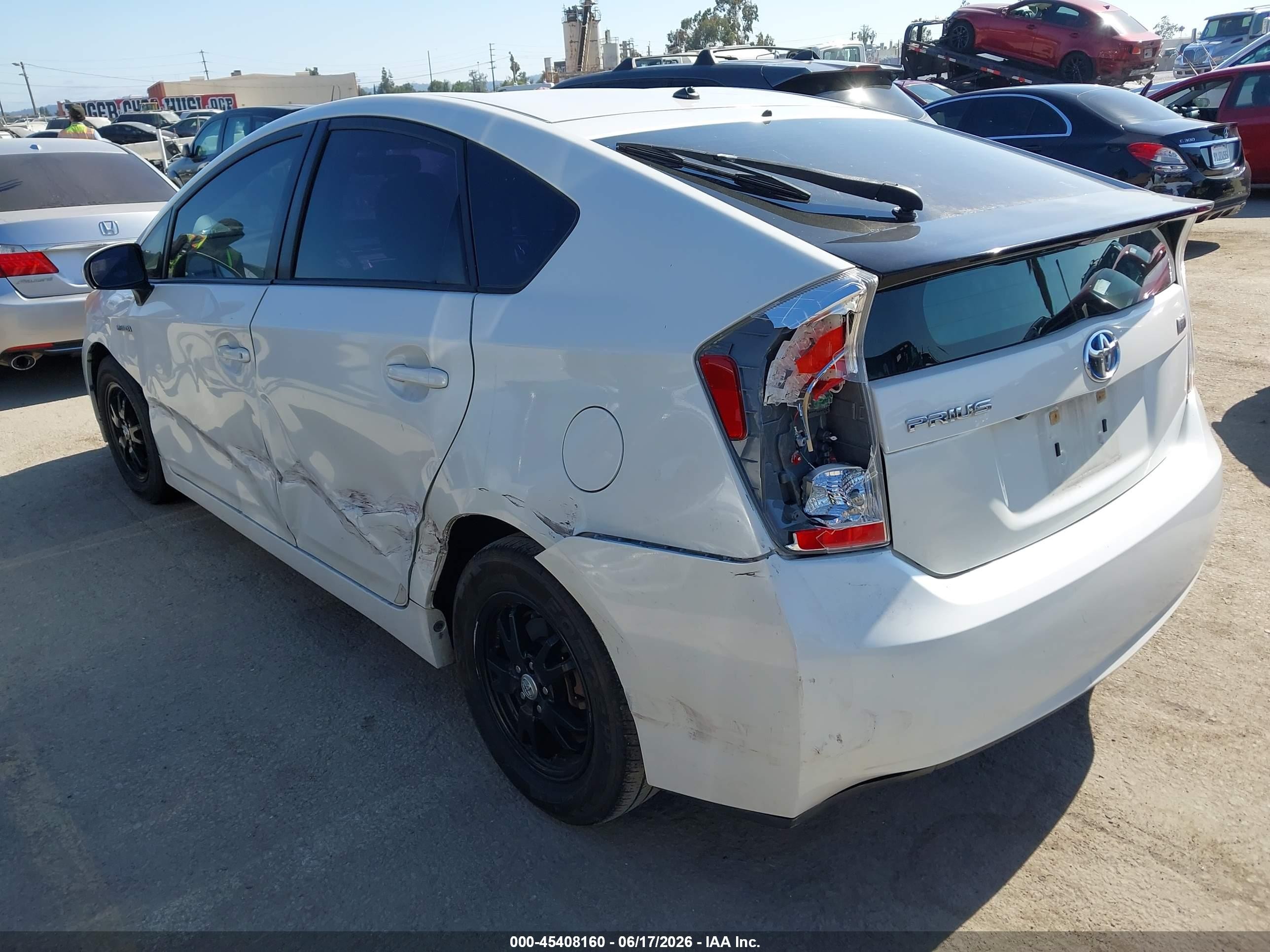 2015 Toyota Prius Two White vin: JTDKN3DU1F1997814