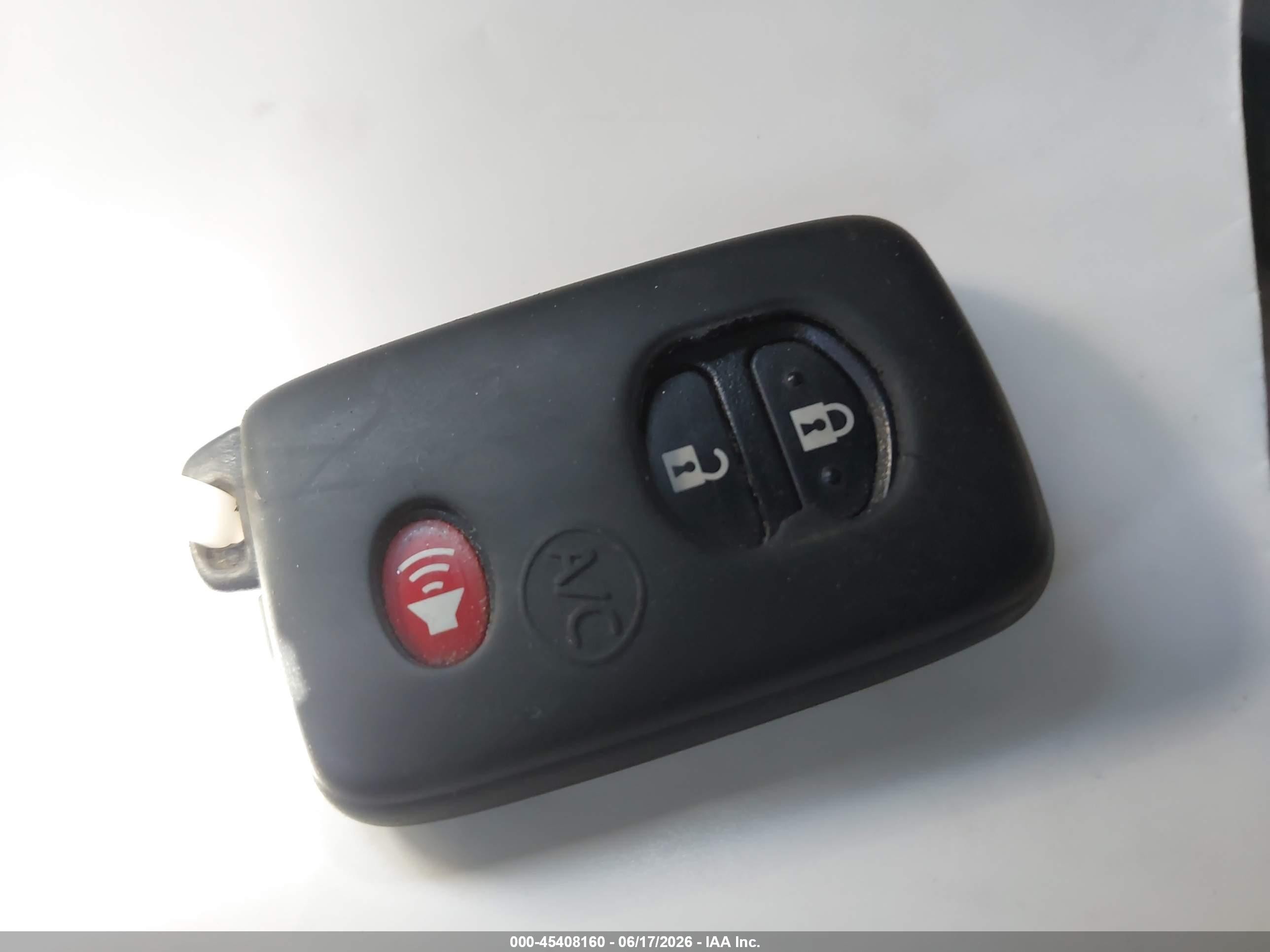 2015 Toyota Prius Two White vin: JTDKN3DU1F1997814