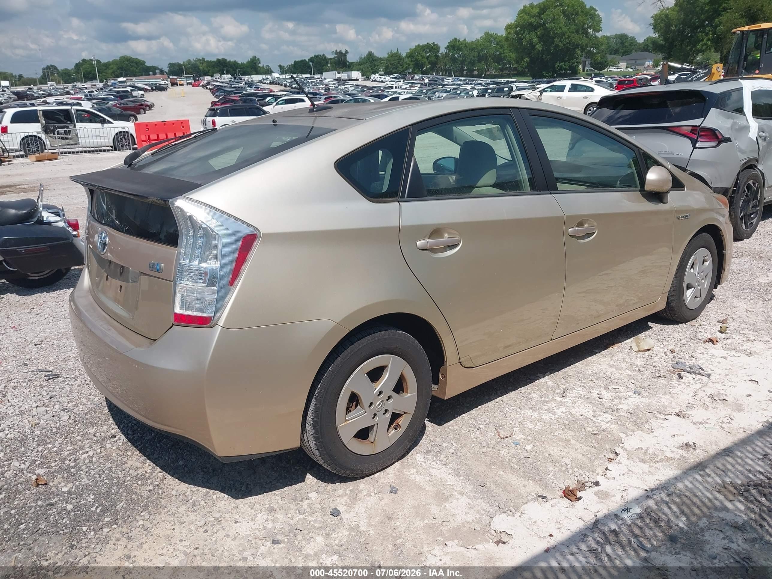 2010 Toyota Prius Iii Gold vin: JTDKN3DU2A0051364