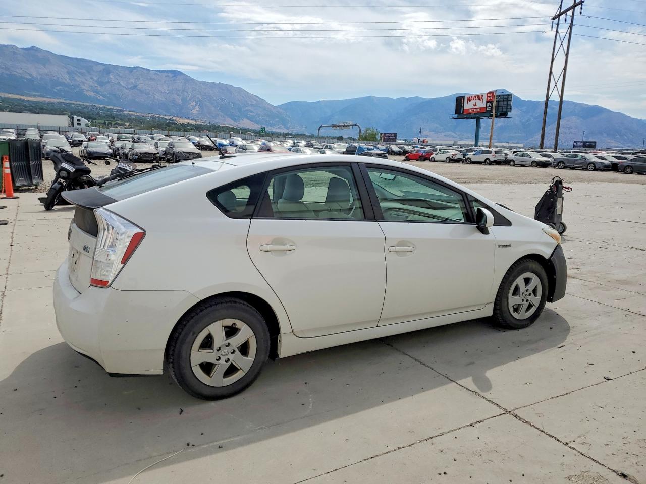 2010 Toyota Prius Ii White vin: JTDKN3DU2A0054975