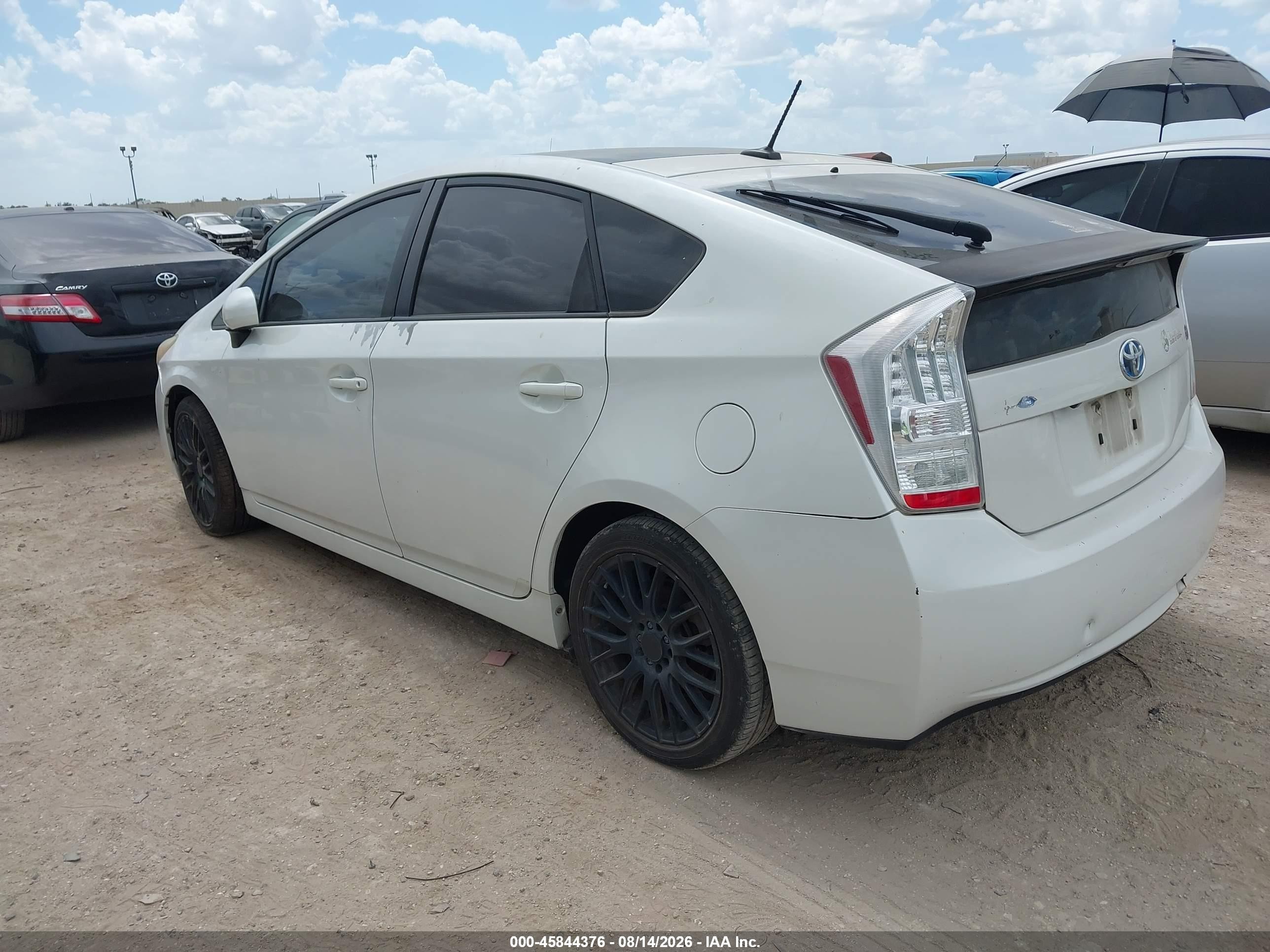 2010 Toyota Prius Iv White vin: JTDKN3DU2A0056628