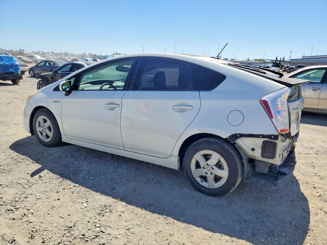 2010 Toyota Prius Iv White vin: JTDKN3DU2A0098507