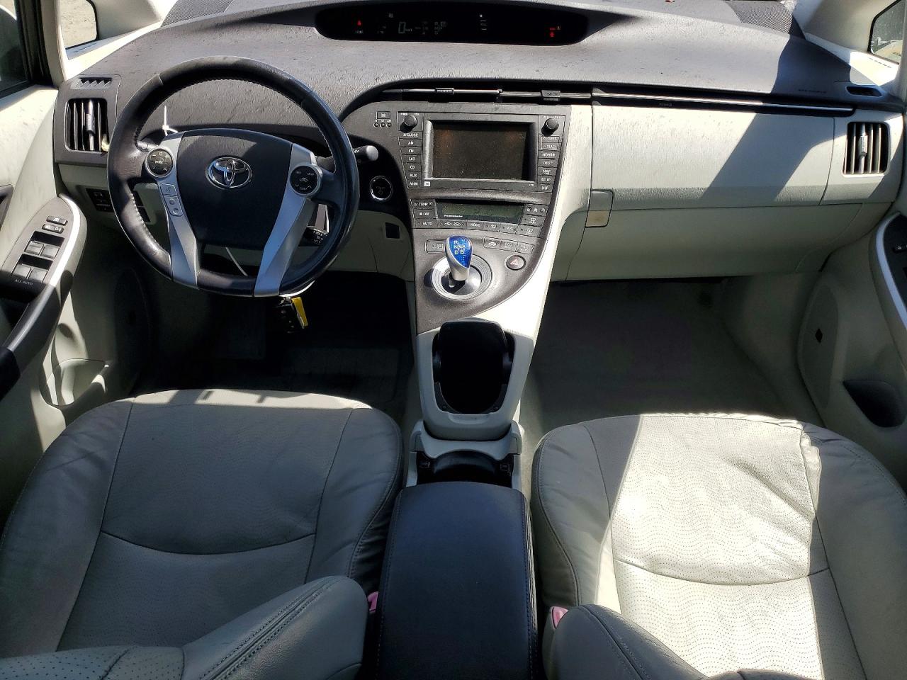 2010 Toyota Prius Iv White vin: JTDKN3DU2A0098507