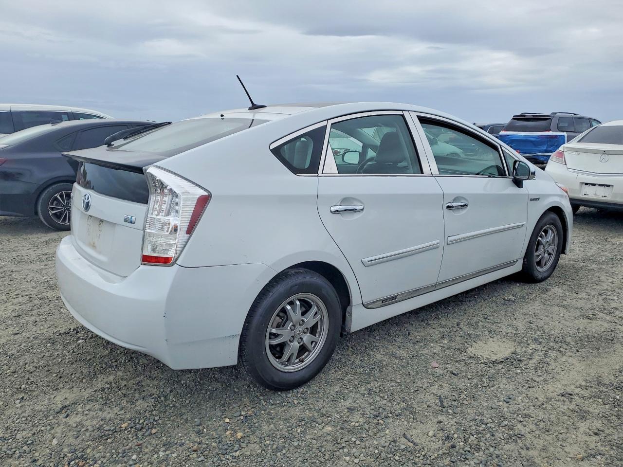 2010 Toyota Prius Iv Белый vin: JTDKN3DU2A0164313