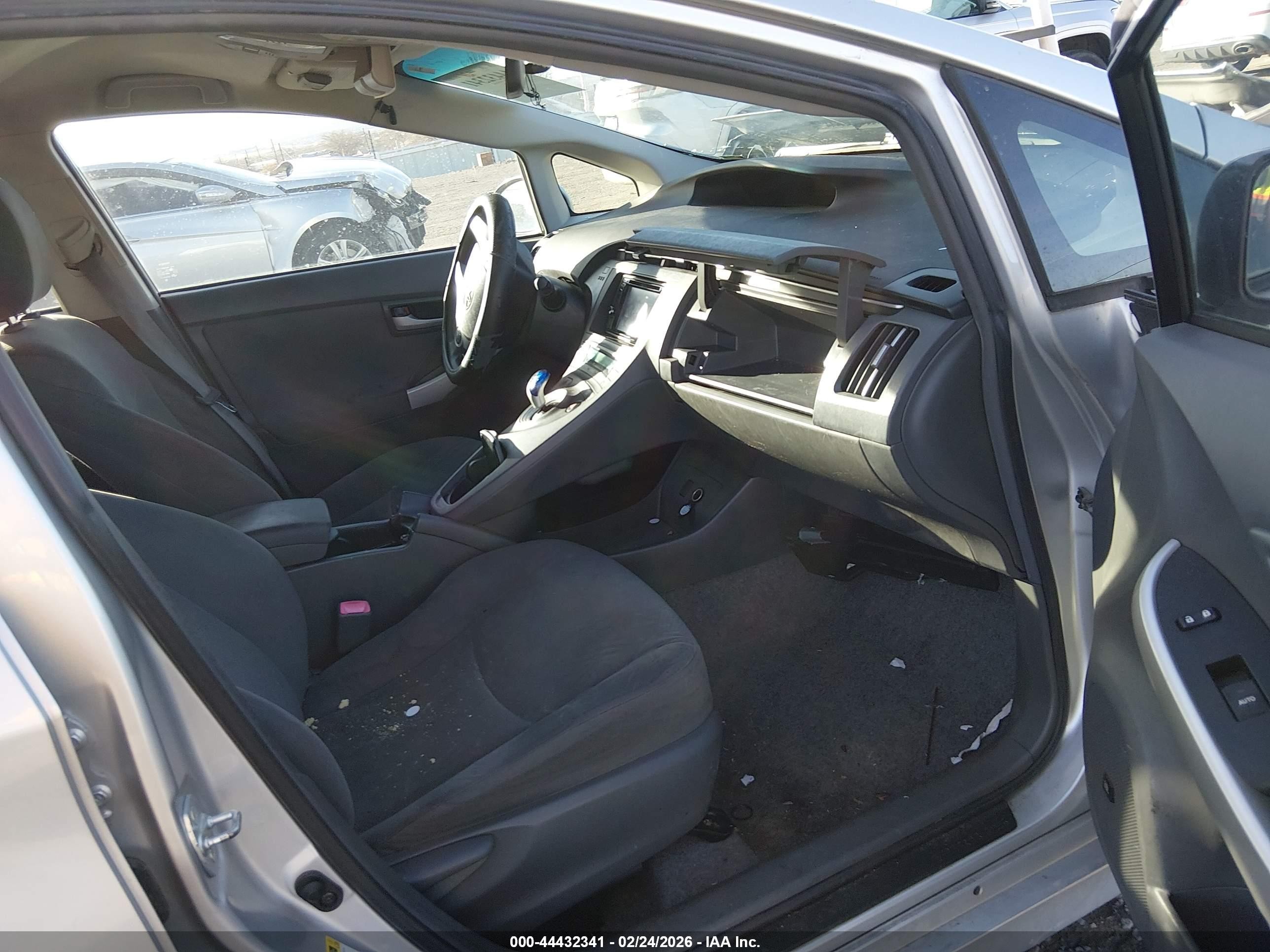 2010 Toyota Prius Iii Серебряный vin: JTDKN3DU2A0188434